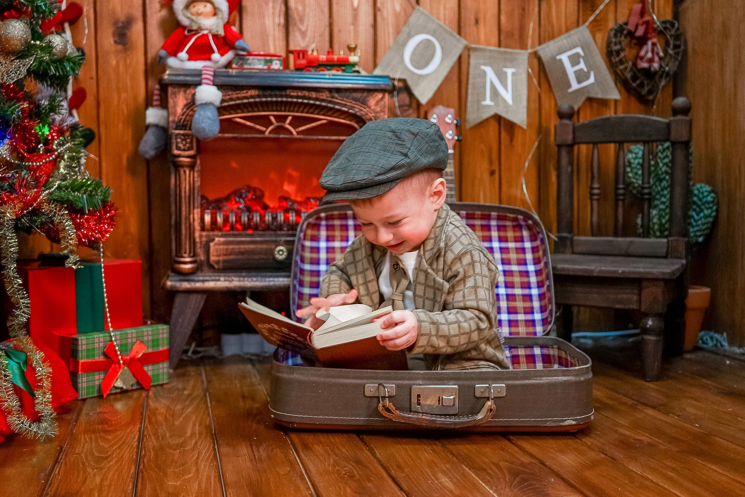 Деревянный Подиум. Детская Фотостудия ГОДОВАСИКИ в Санкт-Петербурге фотосесия на годик