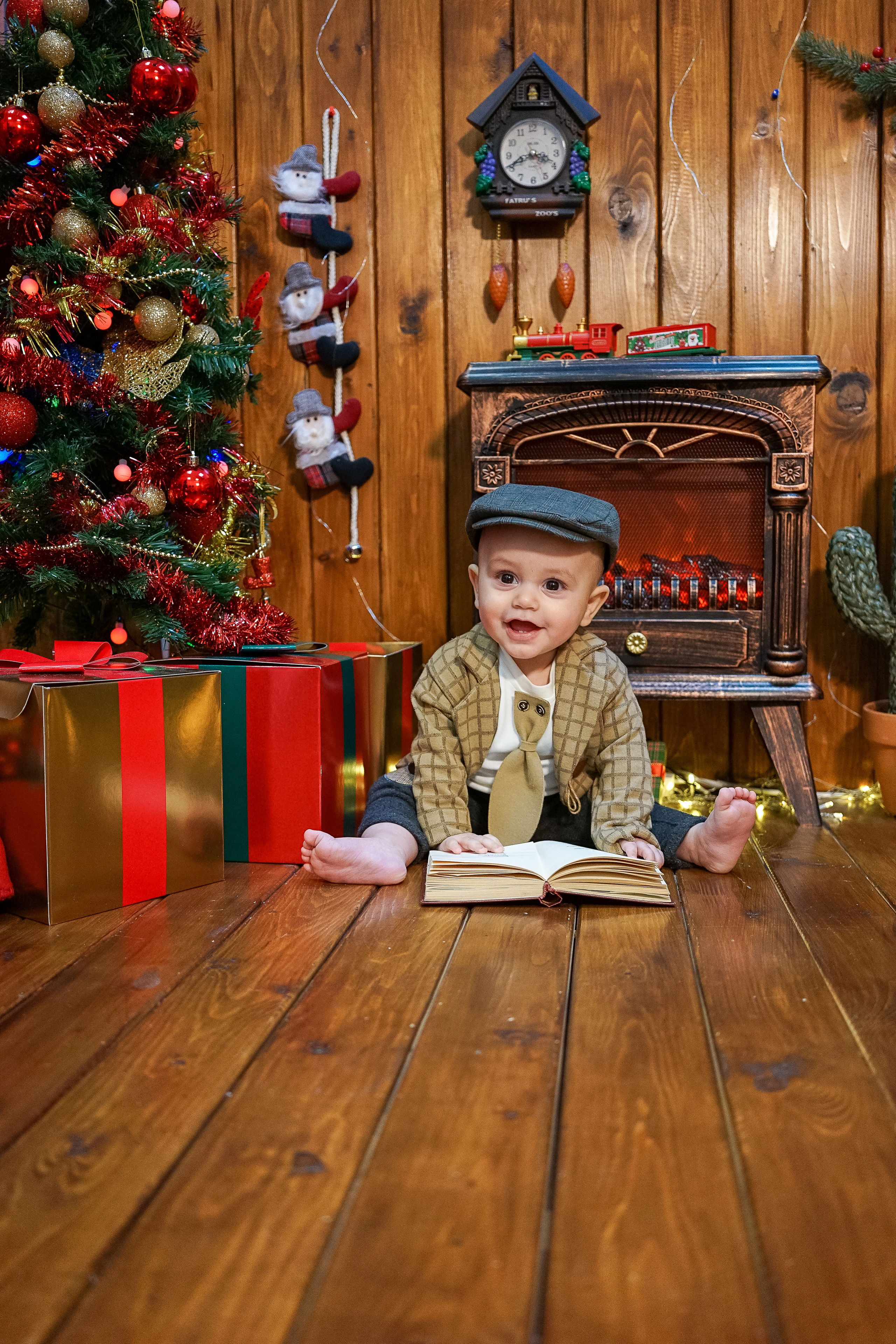 Деревянный Подиум. Детская Фотостудия ГОДОВАСИКИ в Санкт-Петербурге фотосесия на годик