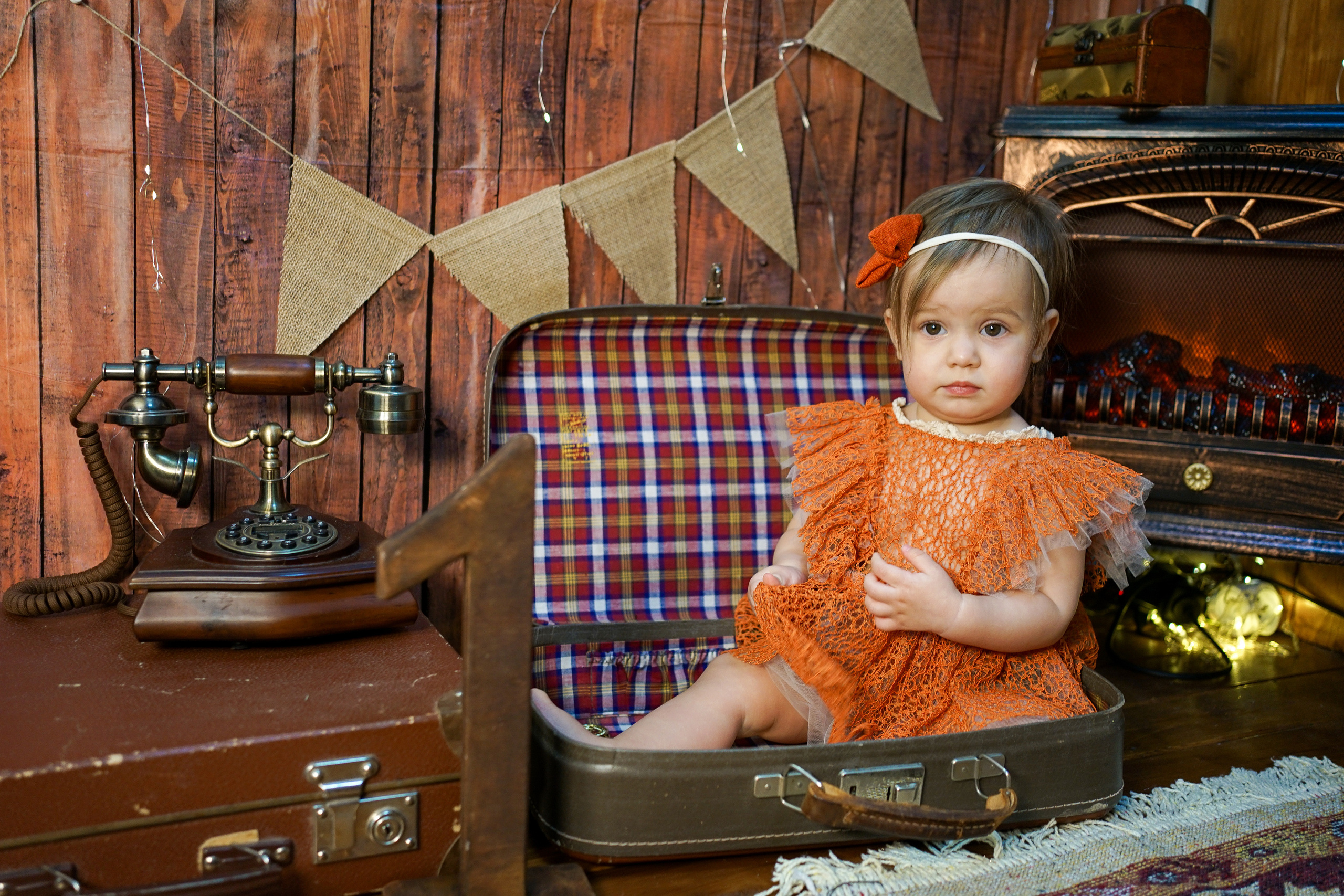Деревянный Подиум. Детская Фотостудия ГОДОВАСИКИ в Санкт-Петербурге фотосесия на годик