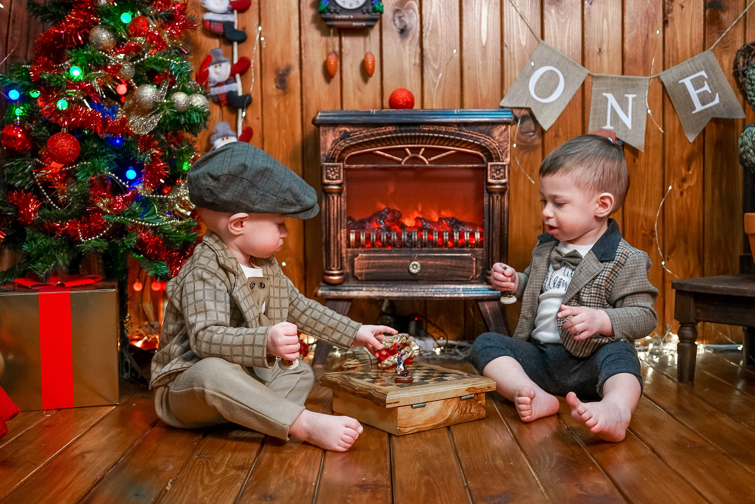 Деревянный Подиум. Детская Фотостудия ГОДОВАСИКИ в Санкт-Петербурге фотосесия на годик