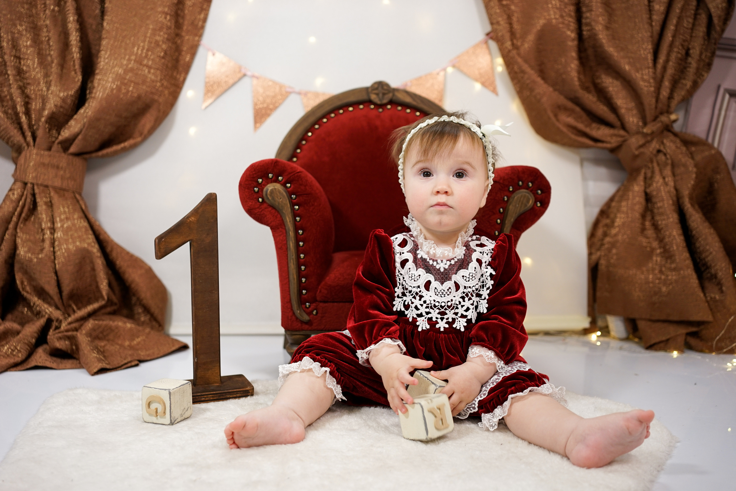 Бордовая зона. Детская Фотостудия ГОДОВАСИКИ в Санкт-Петербурге фотосесия на годик