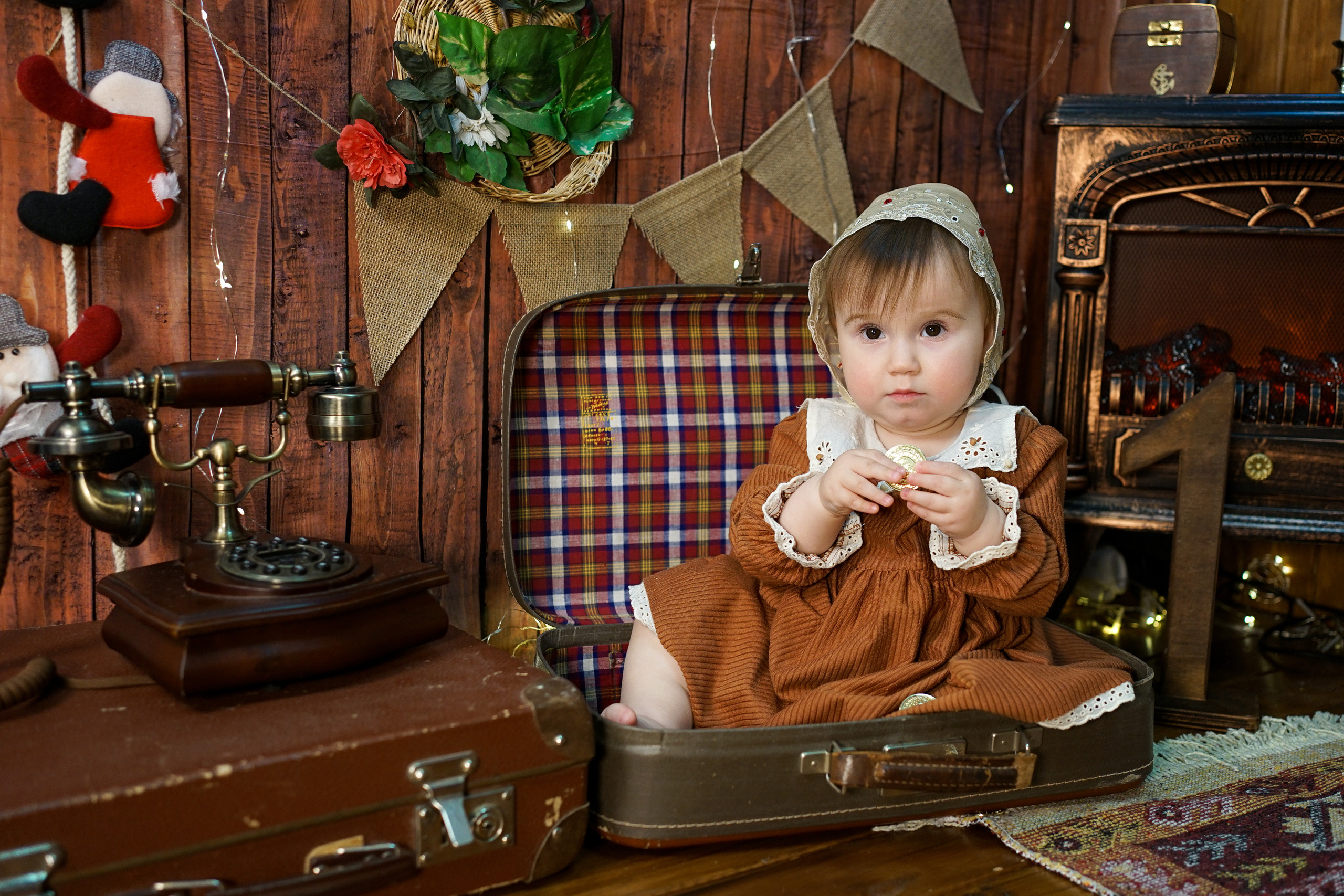 Деревянный Подиум. Детская Фотостудия ГОДОВАСИКИ в Санкт-Петербурге фотосесия на годик