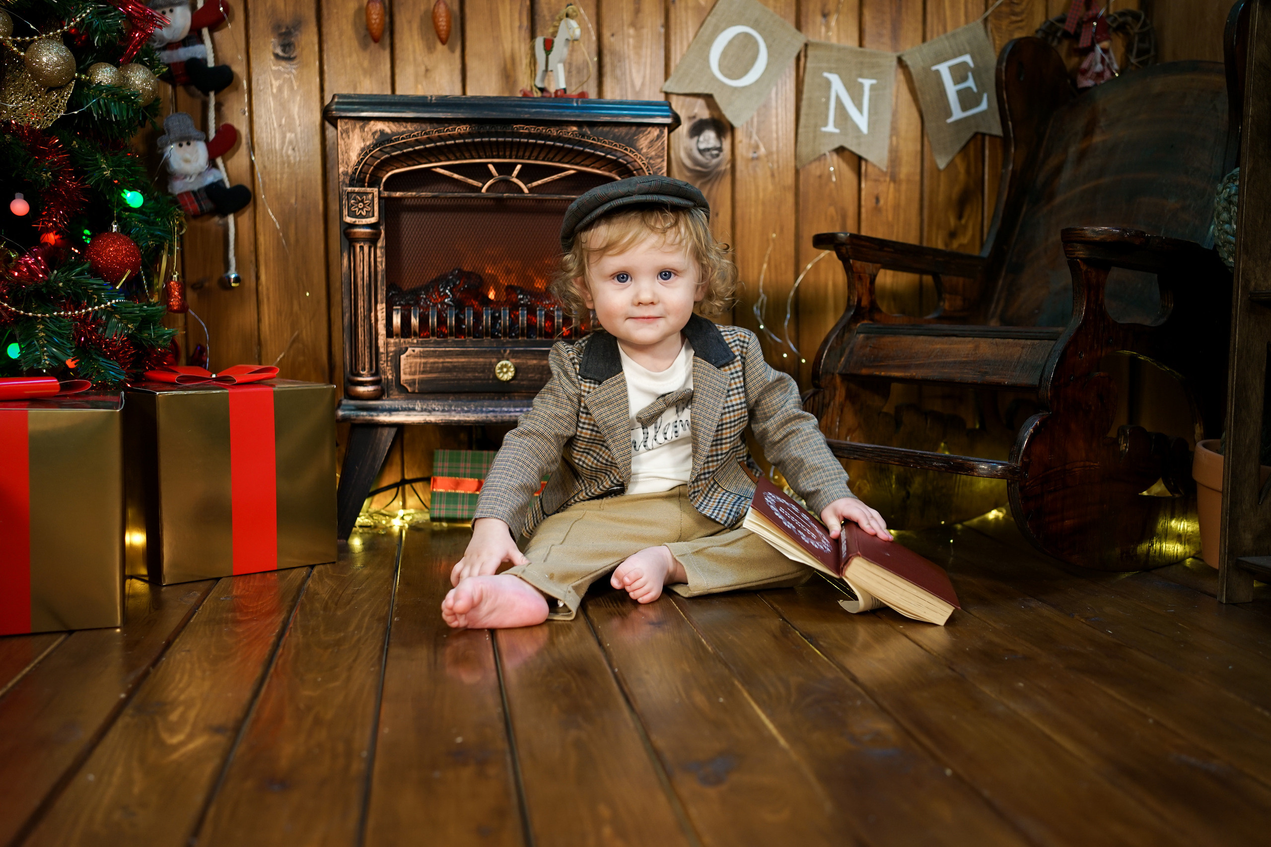 Деревянный Подиум. Детская Фотостудия ГОДОВАСИКИ в Санкт-Петербурге фотосесия на годик