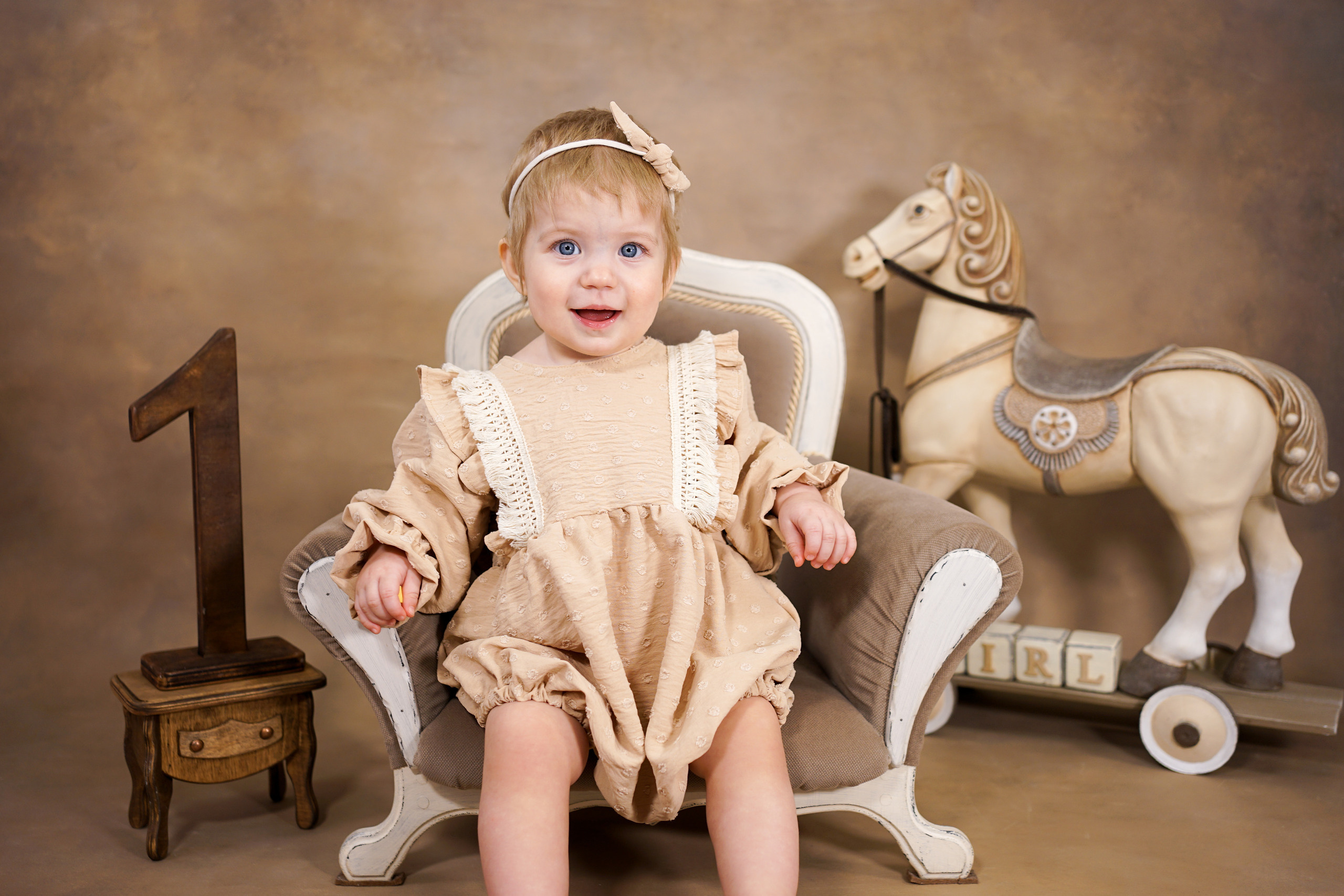 Фотозоны на ХОЛСТЕ. Детская Фотостудия ГОДОВАСИКИ в Санкт-Петербурге фотосесия на годик