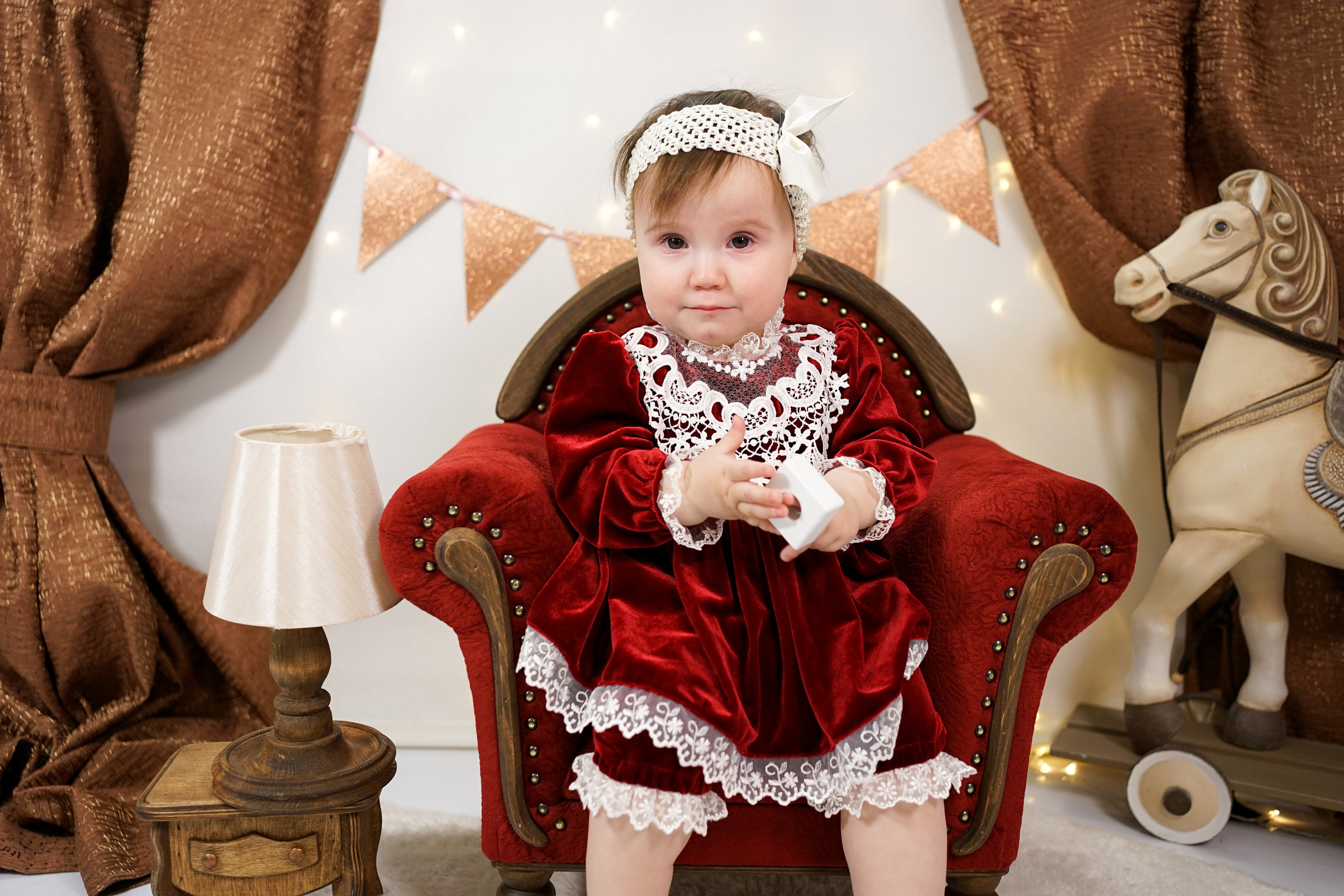 Бордовая зона. Детская Фотостудия ГОДОВАСИКИ в Санкт-Петербурге фотосесия на годик