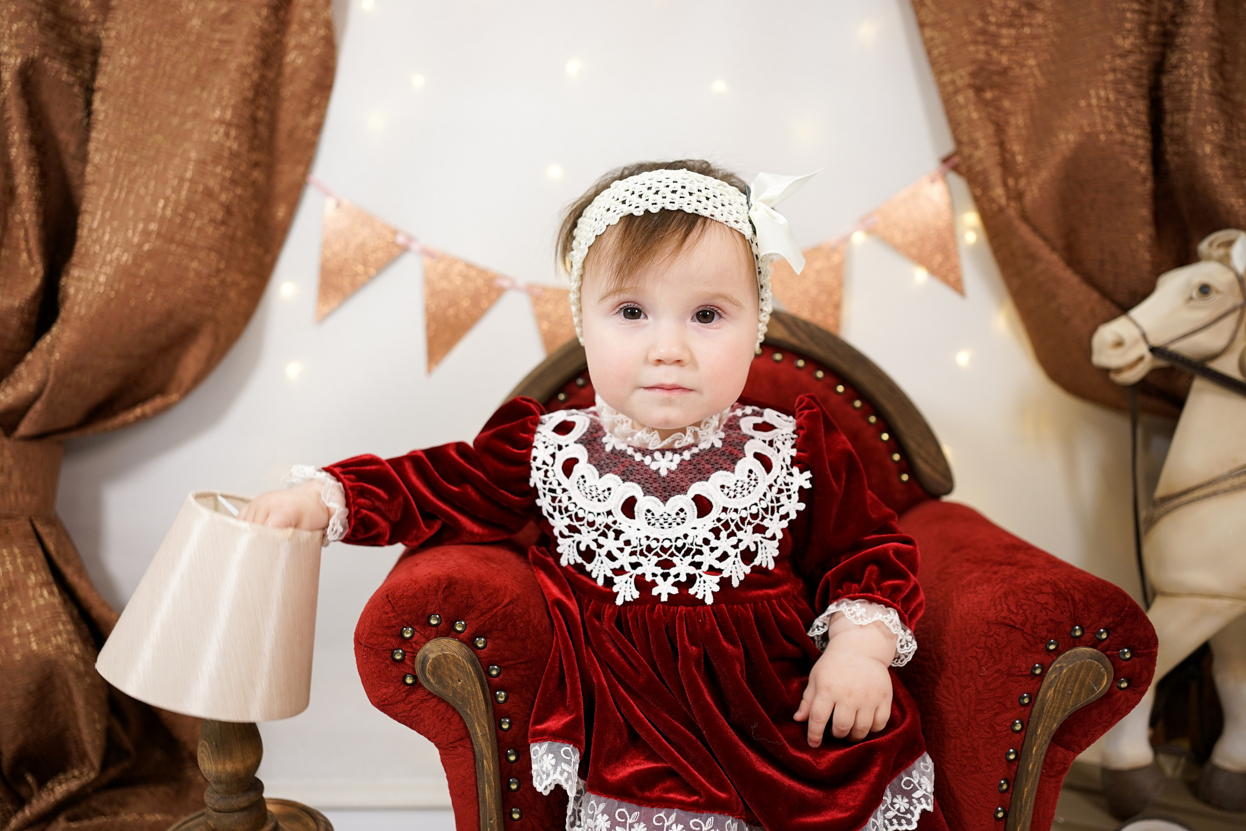 Бордовая зона. Детская Фотостудия ГОДОВАСИКИ в Санкт-Петербурге фотосесия на годик