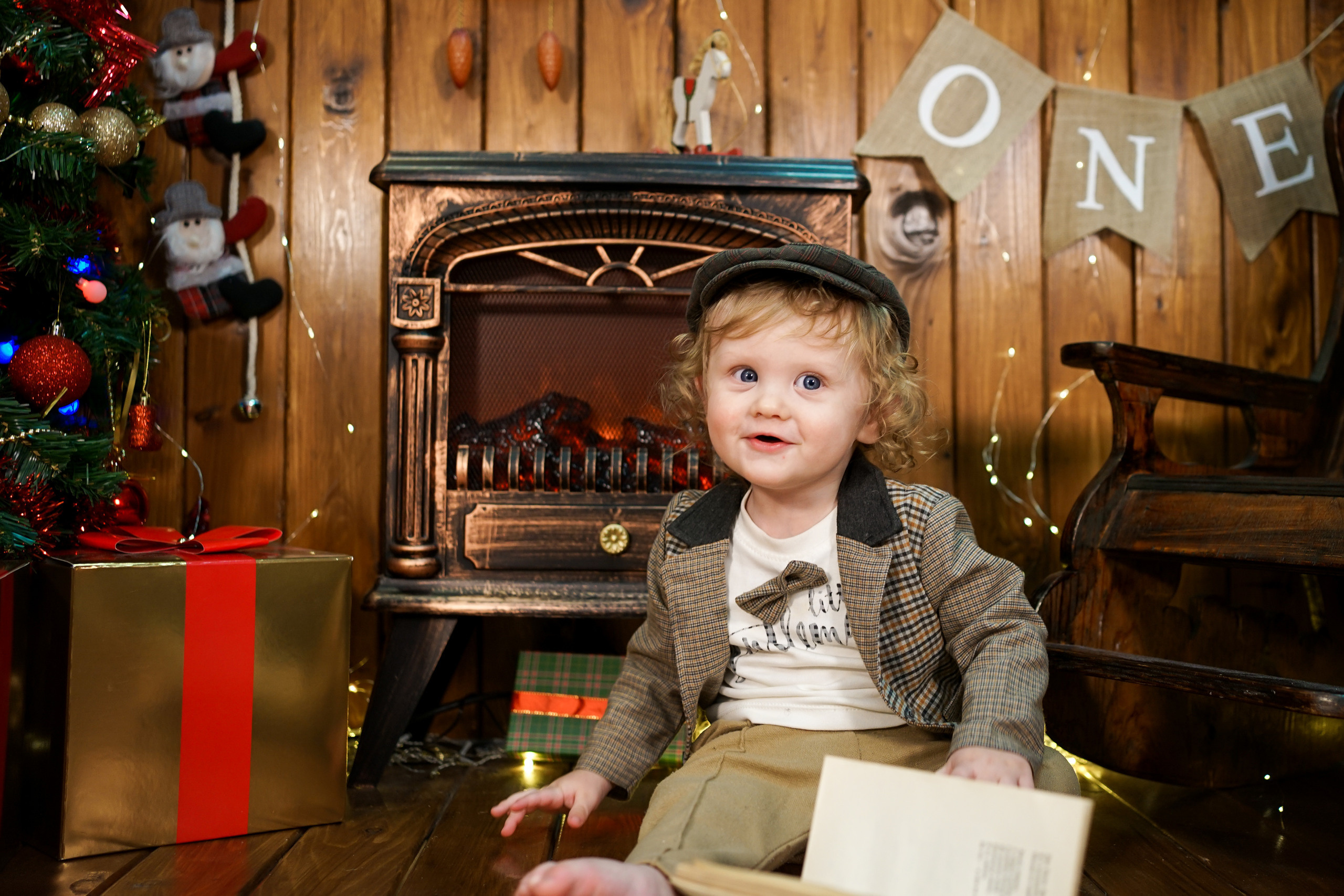 Деревянный Подиум. Детская Фотостудия ГОДОВАСИКИ в Санкт-Петербурге фотосесия на годик