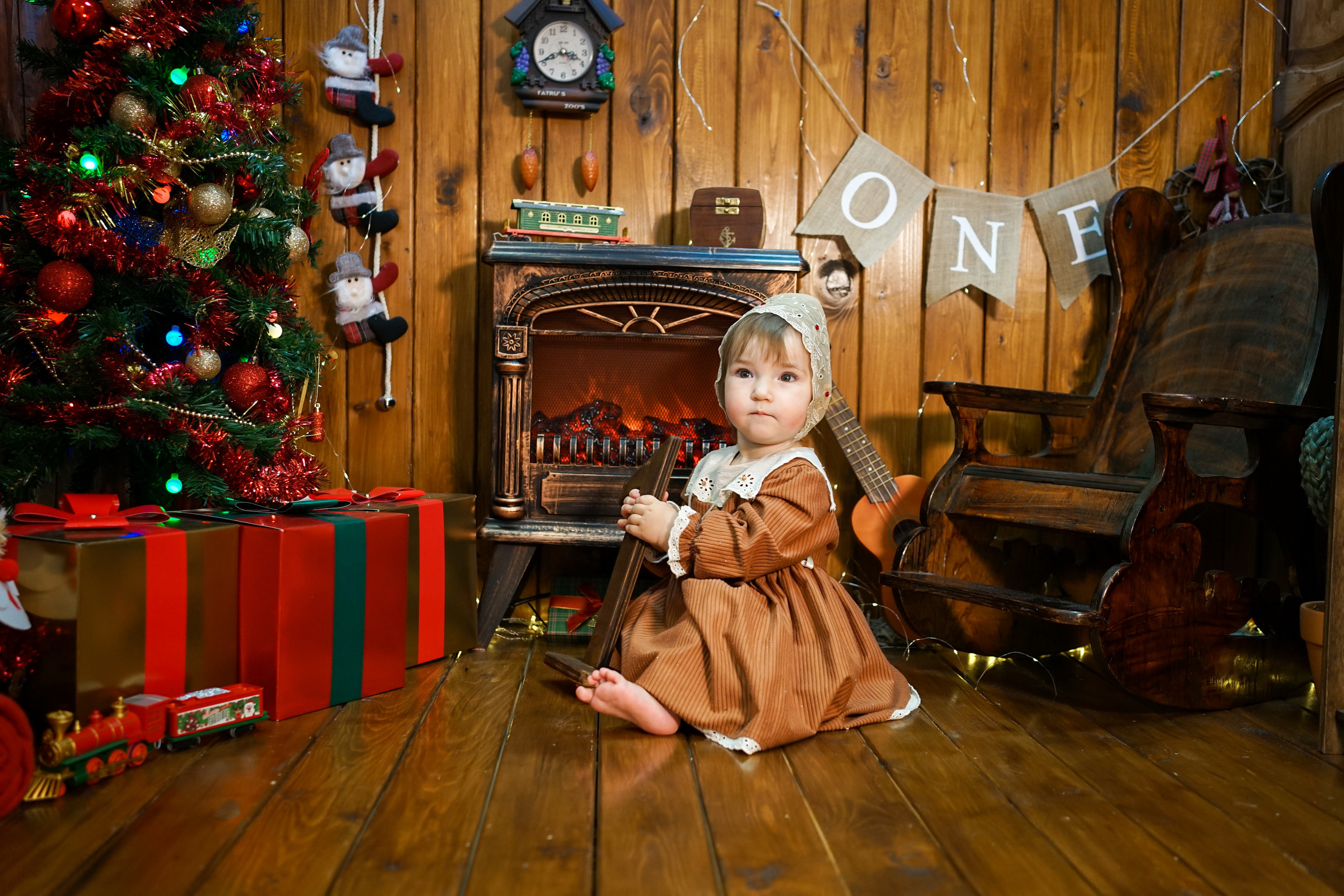 Деревянный Подиум. Детская Фотостудия ГОДОВАСИКИ в Санкт-Петербурге фотосесия на годик