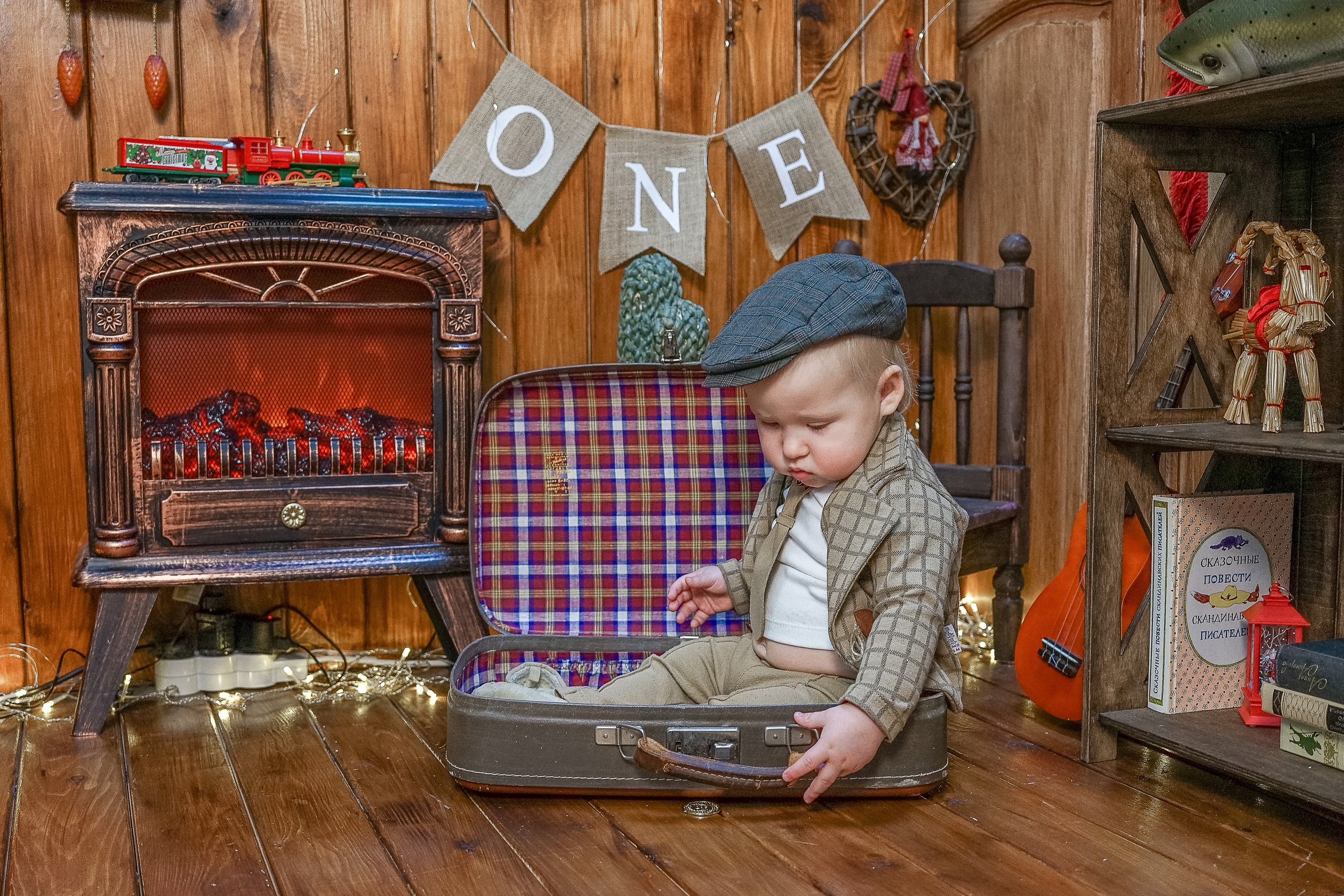 Деревянный Подиум. Детская Фотостудия ГОДОВАСИКИ в Санкт-Петербурге фотосесия на годик