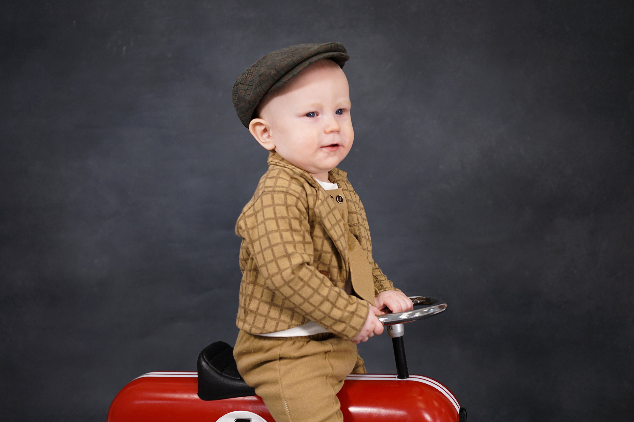 Фотосессия на Годик для Мальчиков. Детская Фотостудия ГОДОВАСИКИ в Санкт-Петербурге фотосесия на годик