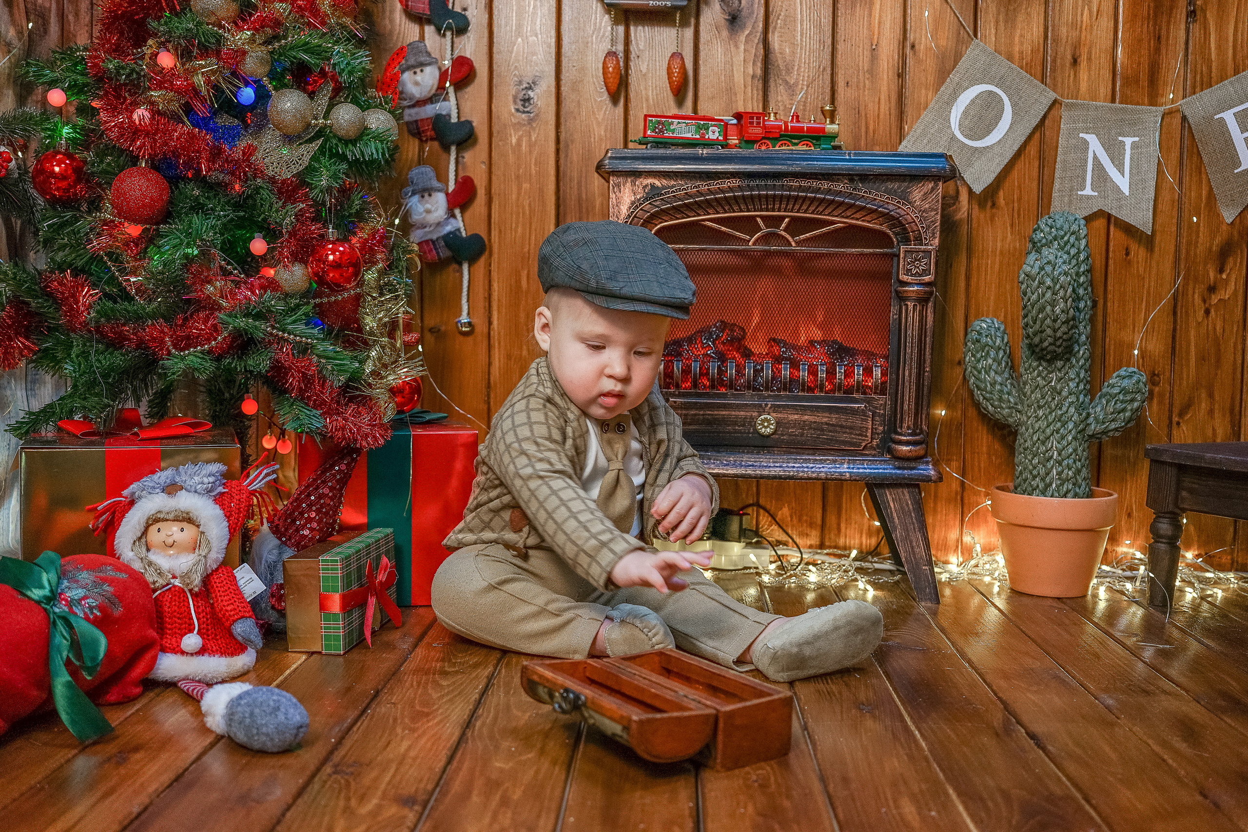 Деревянный Подиум. Детская Фотостудия ГОДОВАСИКИ в Санкт-Петербурге фотосесия на годик