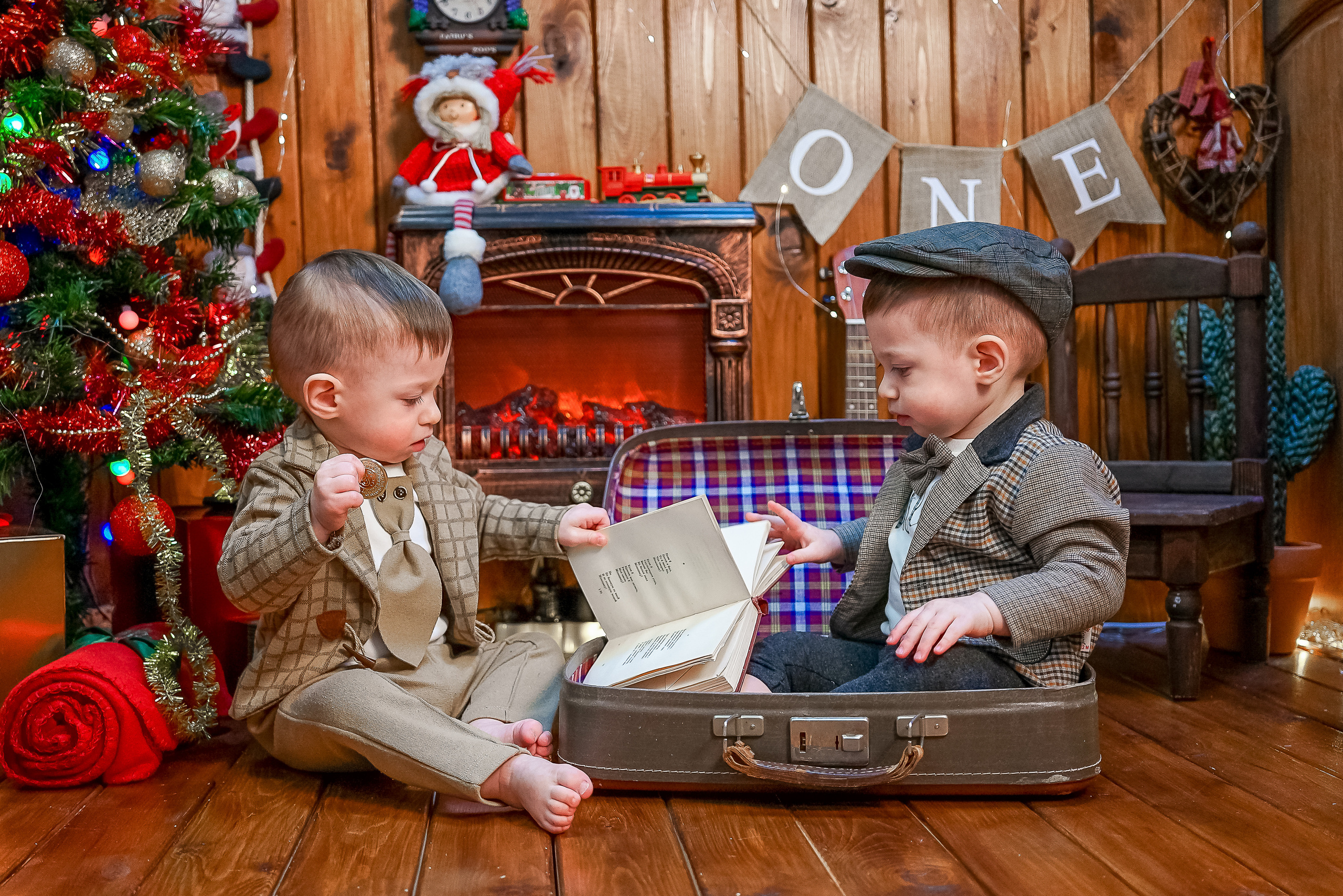 Деревянный Подиум. Детская Фотостудия ГОДОВАСИКИ в Санкт-Петербурге фотосесия на годик