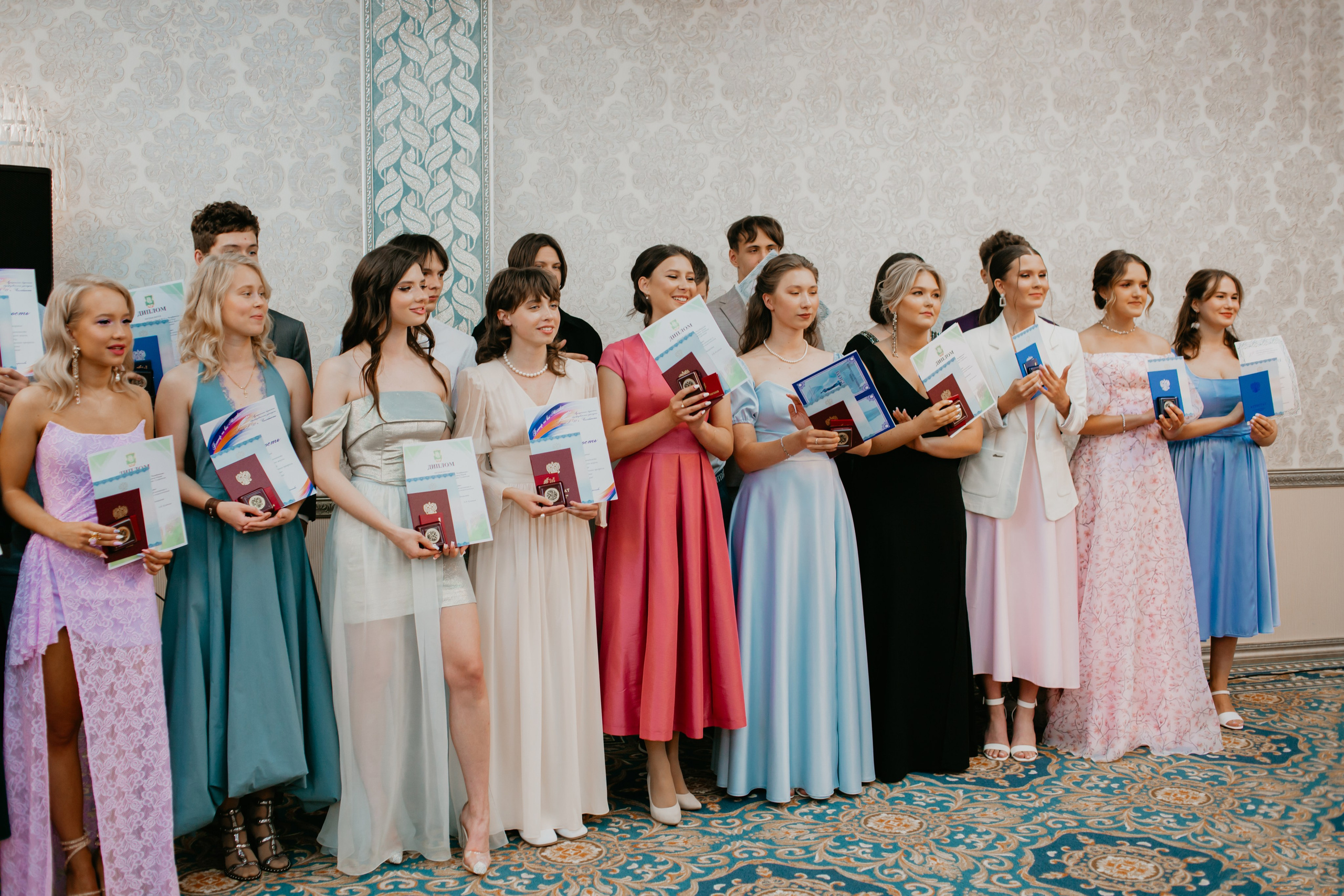 Выпускной. 11 лицей. Фотограф в Челябинске Ополихина Анна