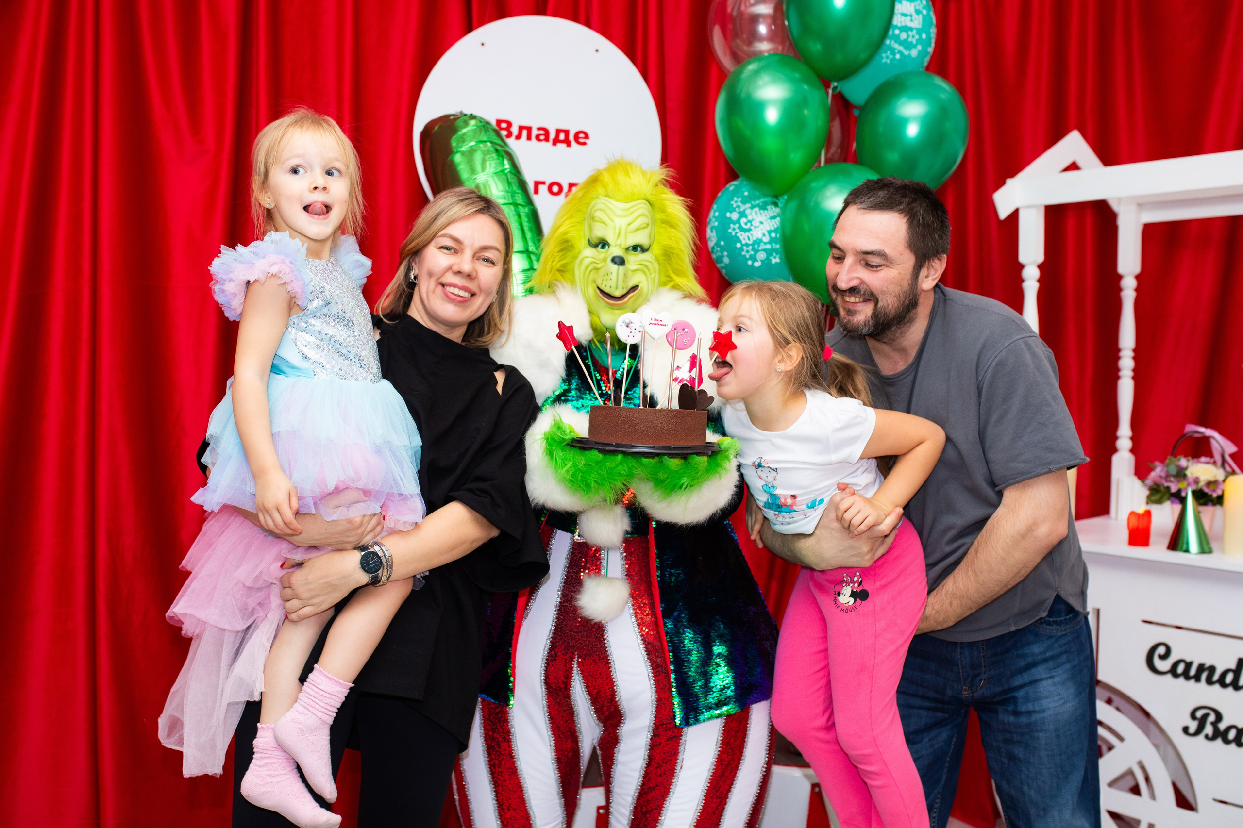 Гринч или как выключили свет в лофте вечером) атмосферные фото детского праздника со свечами и фонариками. Фотограф в Новосибирске Ася Зверева