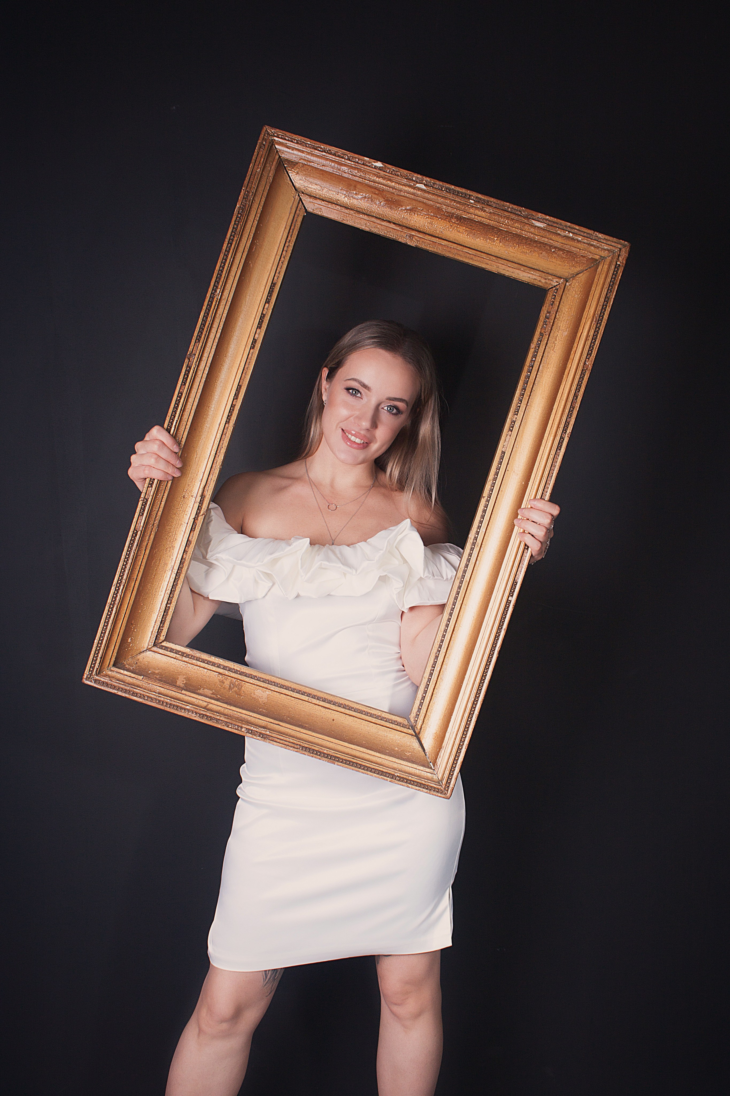 Женские портреты в студии. Главная