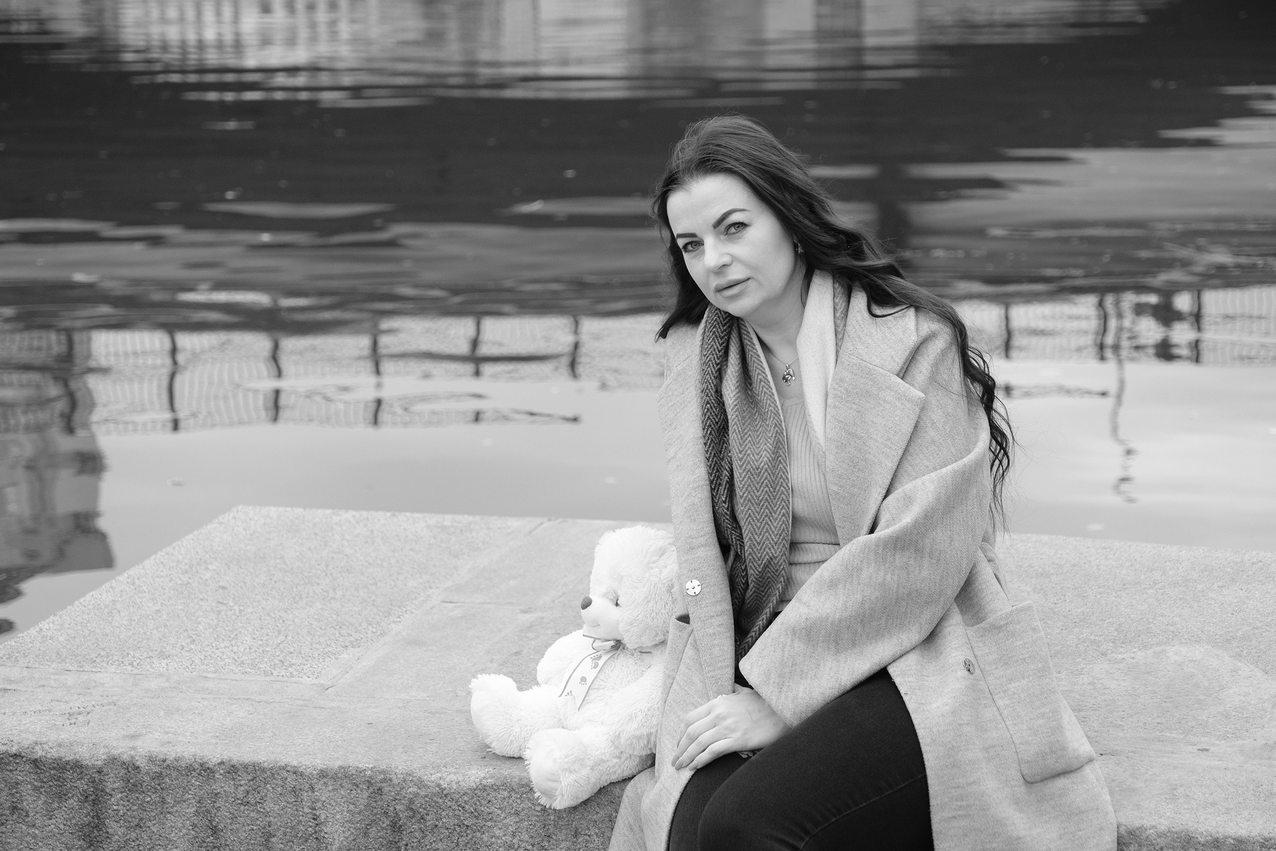 Фотосессия с игрушкой. Плюшевый медведь. Женская фотосессия, прогулка по городу.Фотосессия в Москве. Девушка с игрушкой