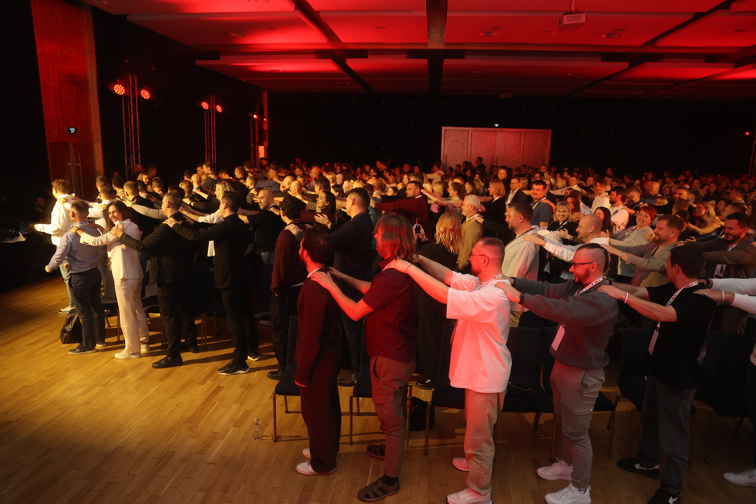 Оскар Хартманн. Business standup тур. Александра, репортажный и событийный фотограф