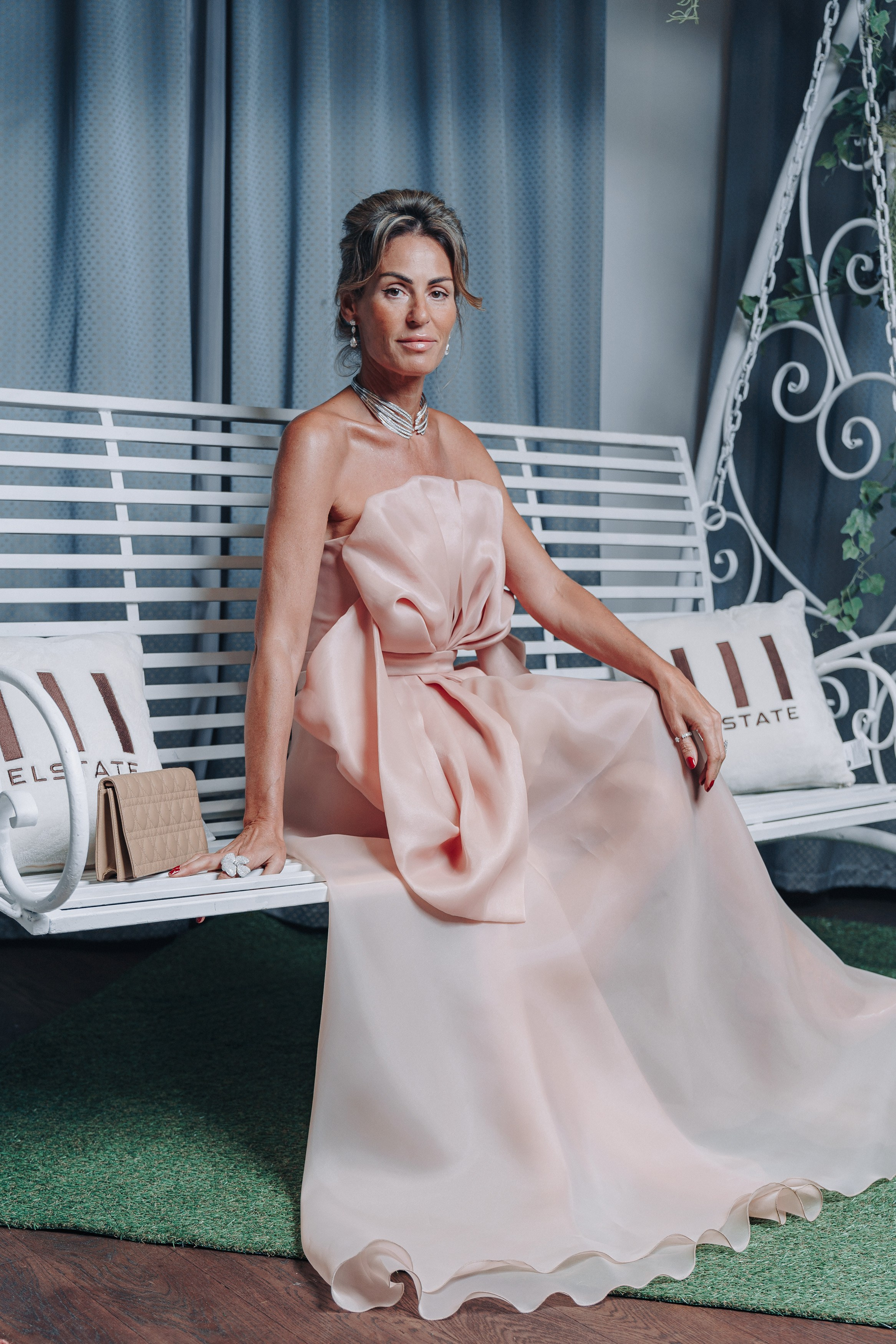 Бал на траве. Студия коммерческой фотографии в Москве и области