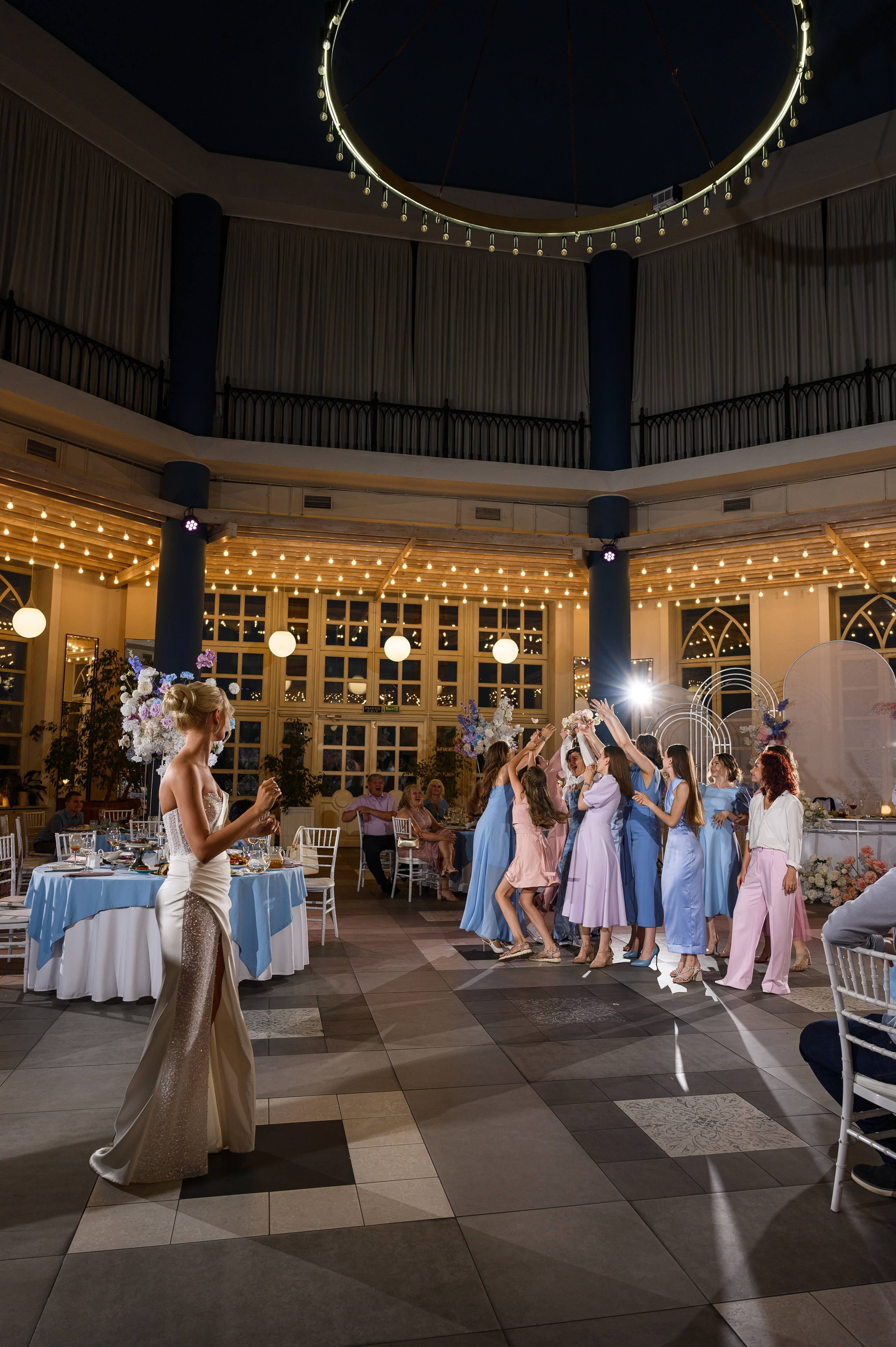 Свадебная фотосессия в Марриотт Империал Плаза. Свадебный фотограф Москва Юрий Кульман