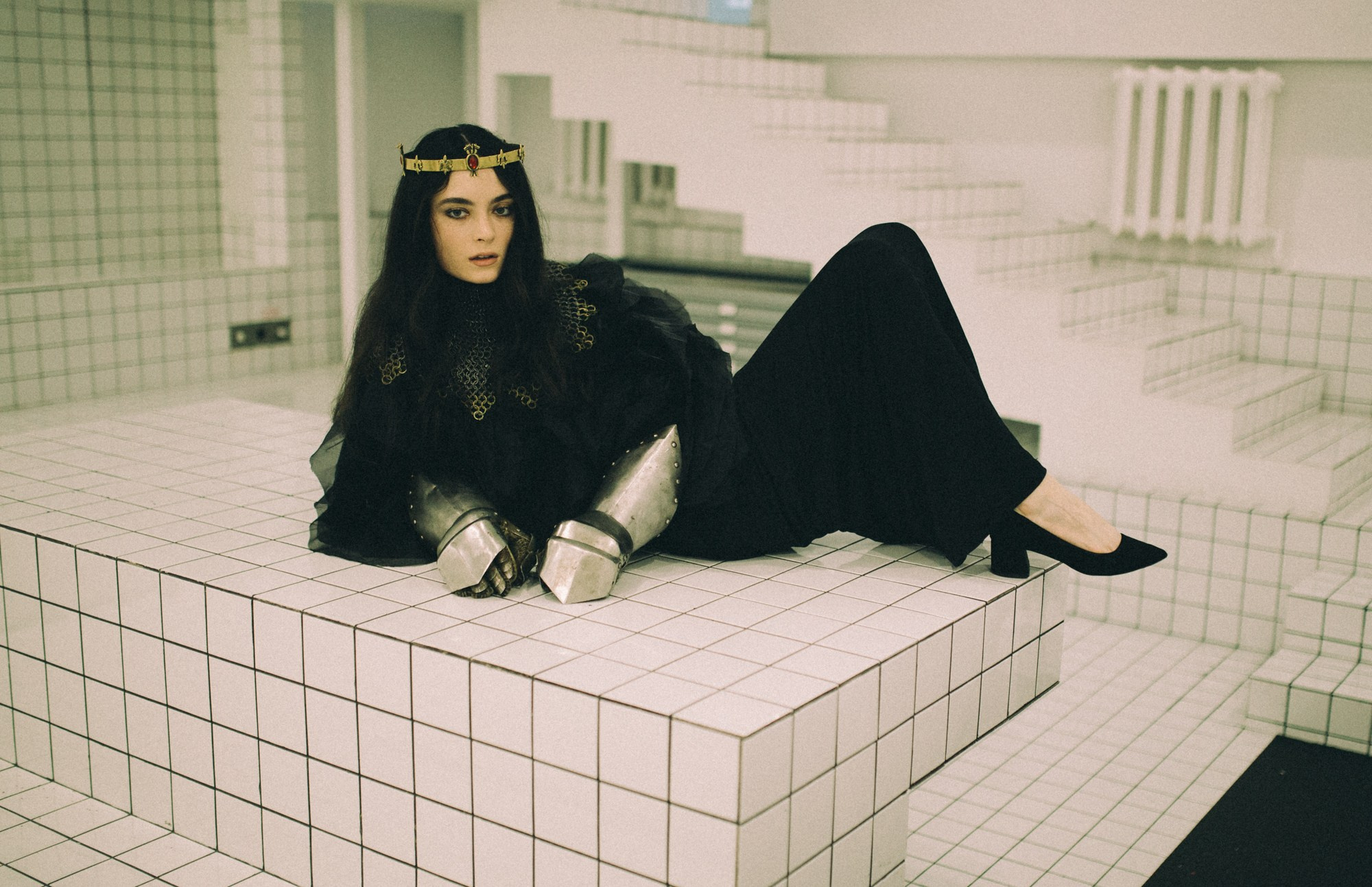 Девушка в доспехах