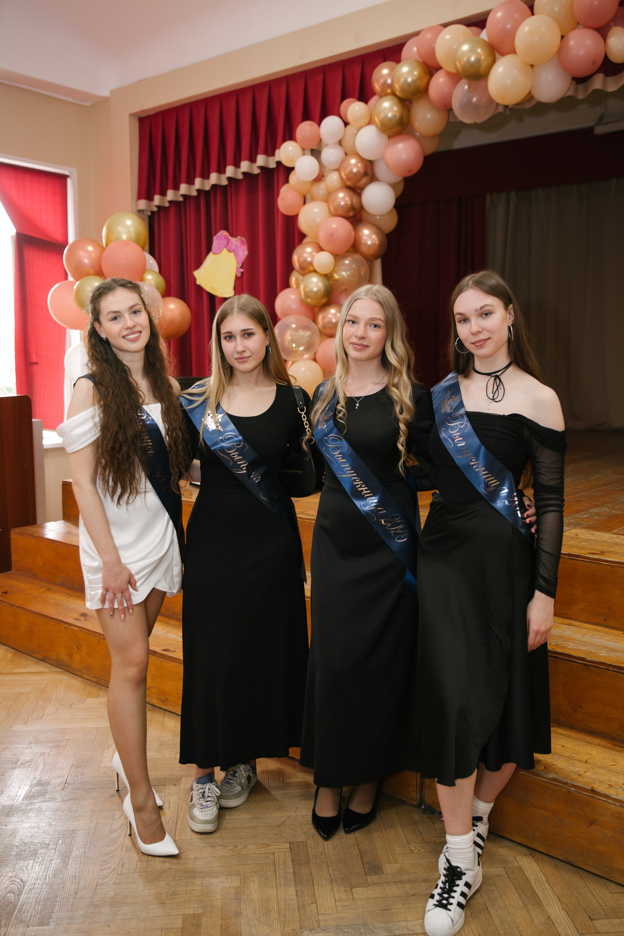 Последний Звонок — 9 класс. Портретный и репортажный фотограф в Санкт-Петербурге Елизавета Я