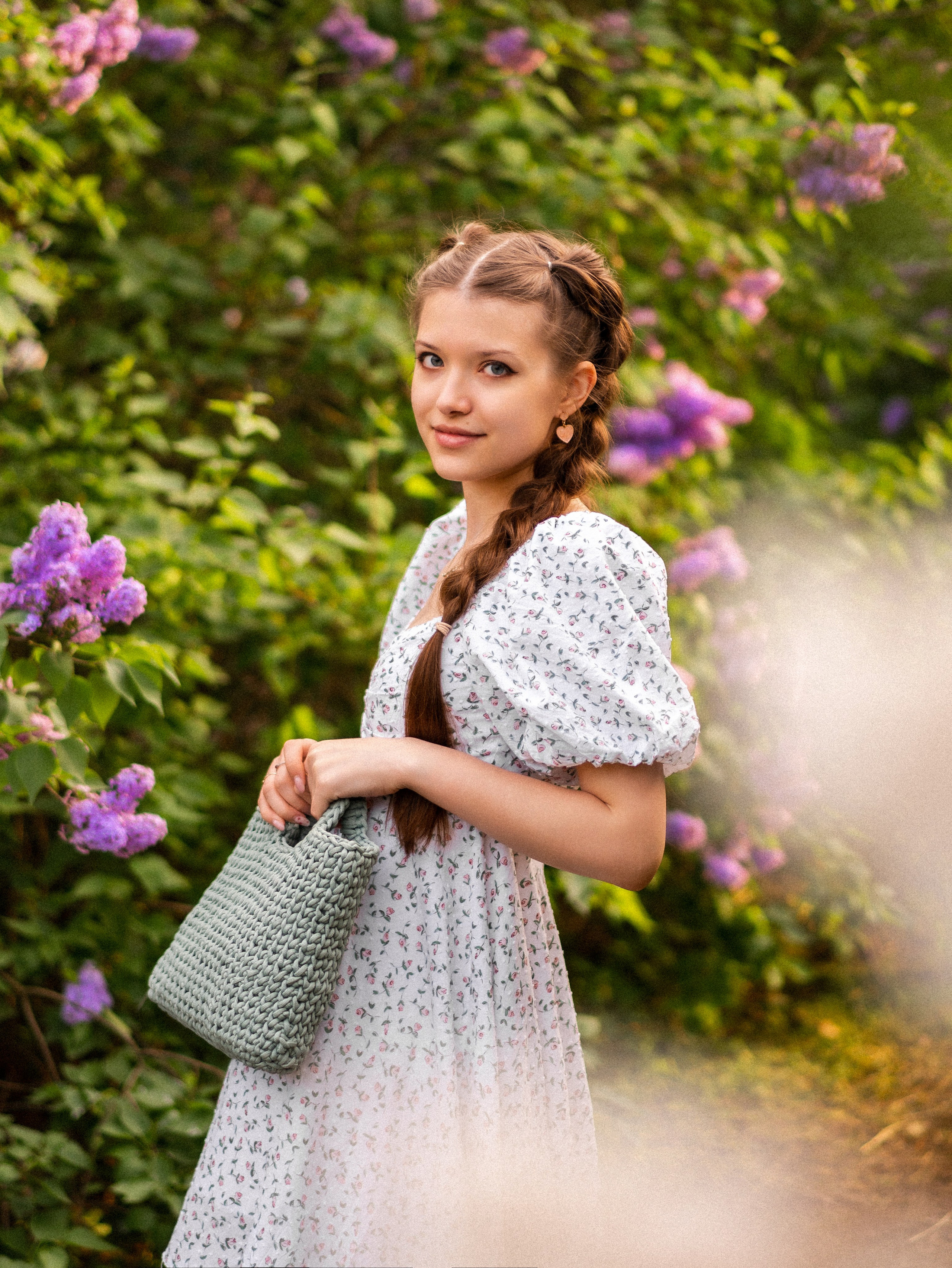 Ольга — фотосессия в сиреневом саду. Фотограф Москва