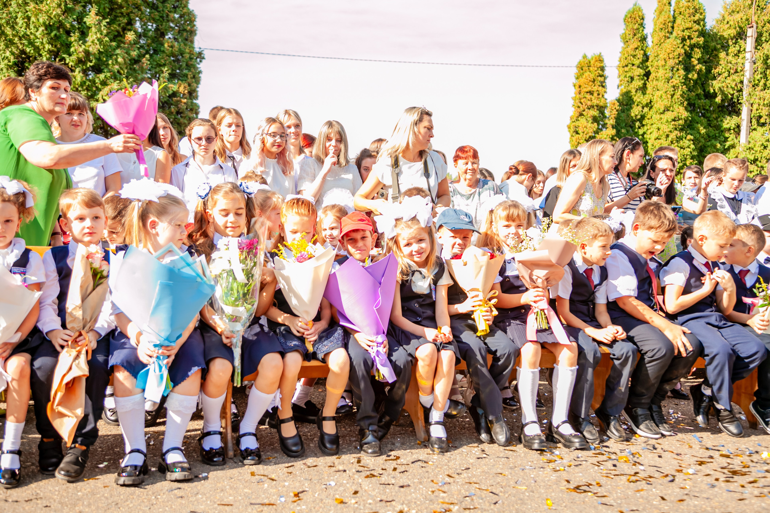 1 сентября линейка. Свадебный и семейный фотограф в Армавире