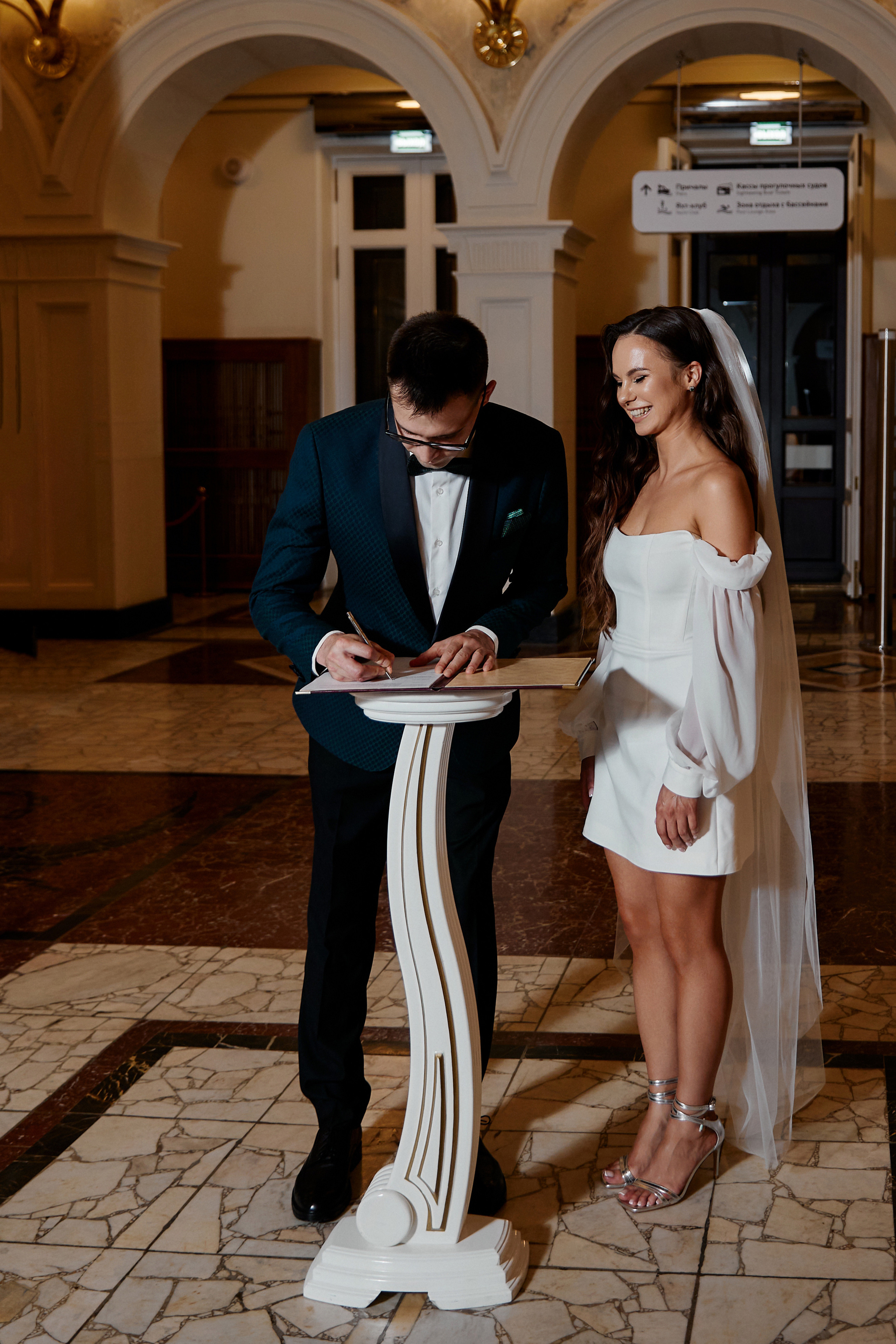 Свадебная фотосессия на Речном вокзале. Свадебный фотограф в Москве и Подмосковье