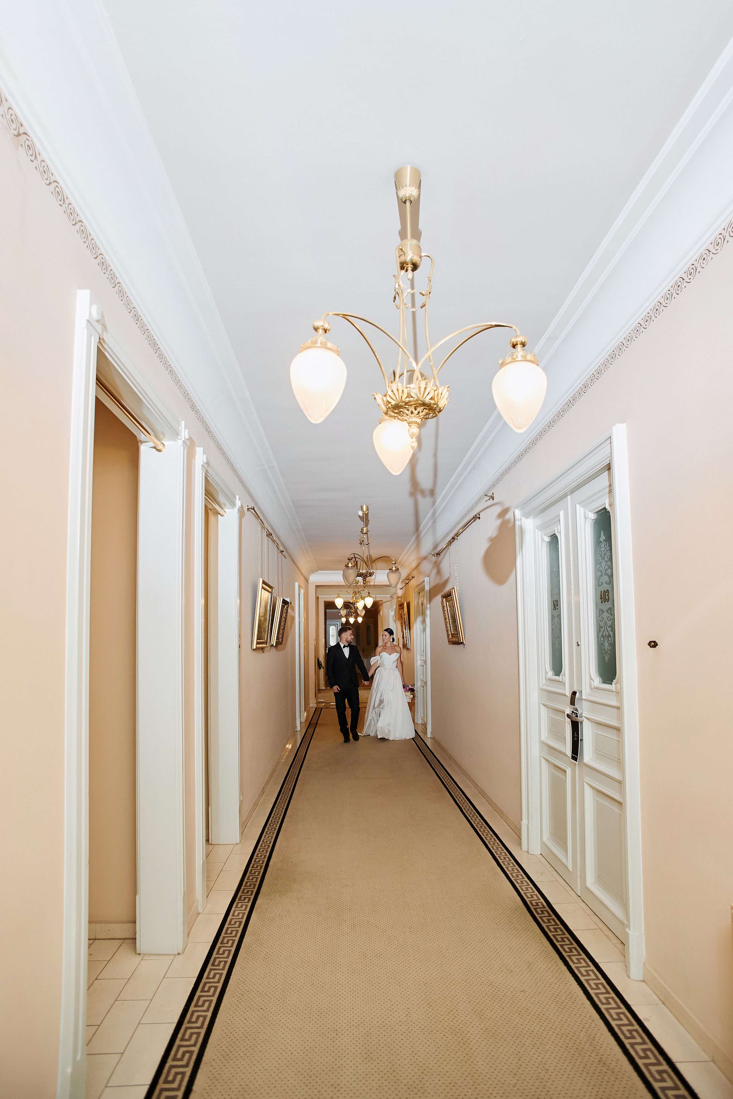 Свадебная фотосессия в отеле «Националь». Свадебный фотограф в Москве и Подмосковье