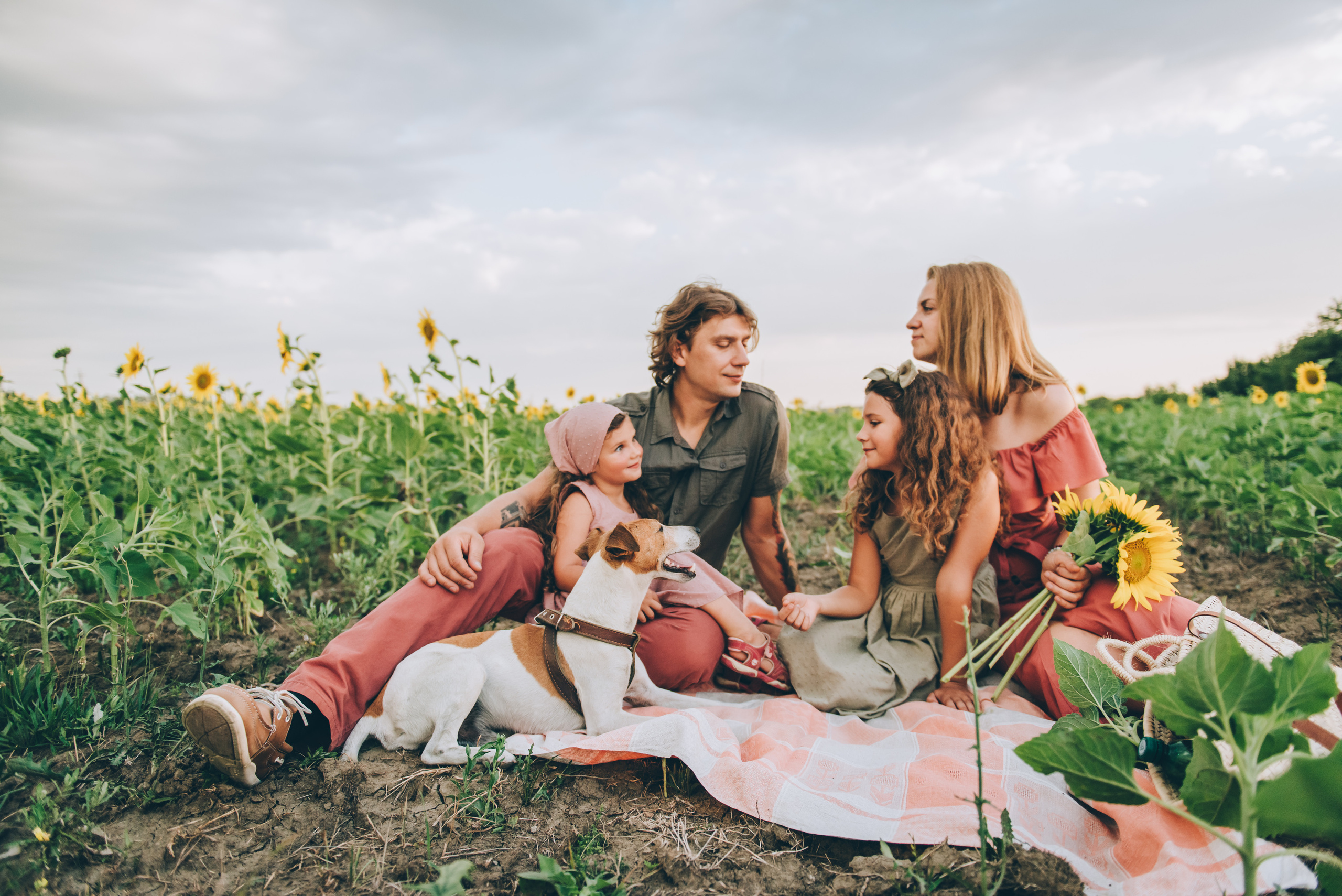 Счастливая семья, коты и собака. Семейный и контент фотограф в Краснодаре Вадим Лагутов