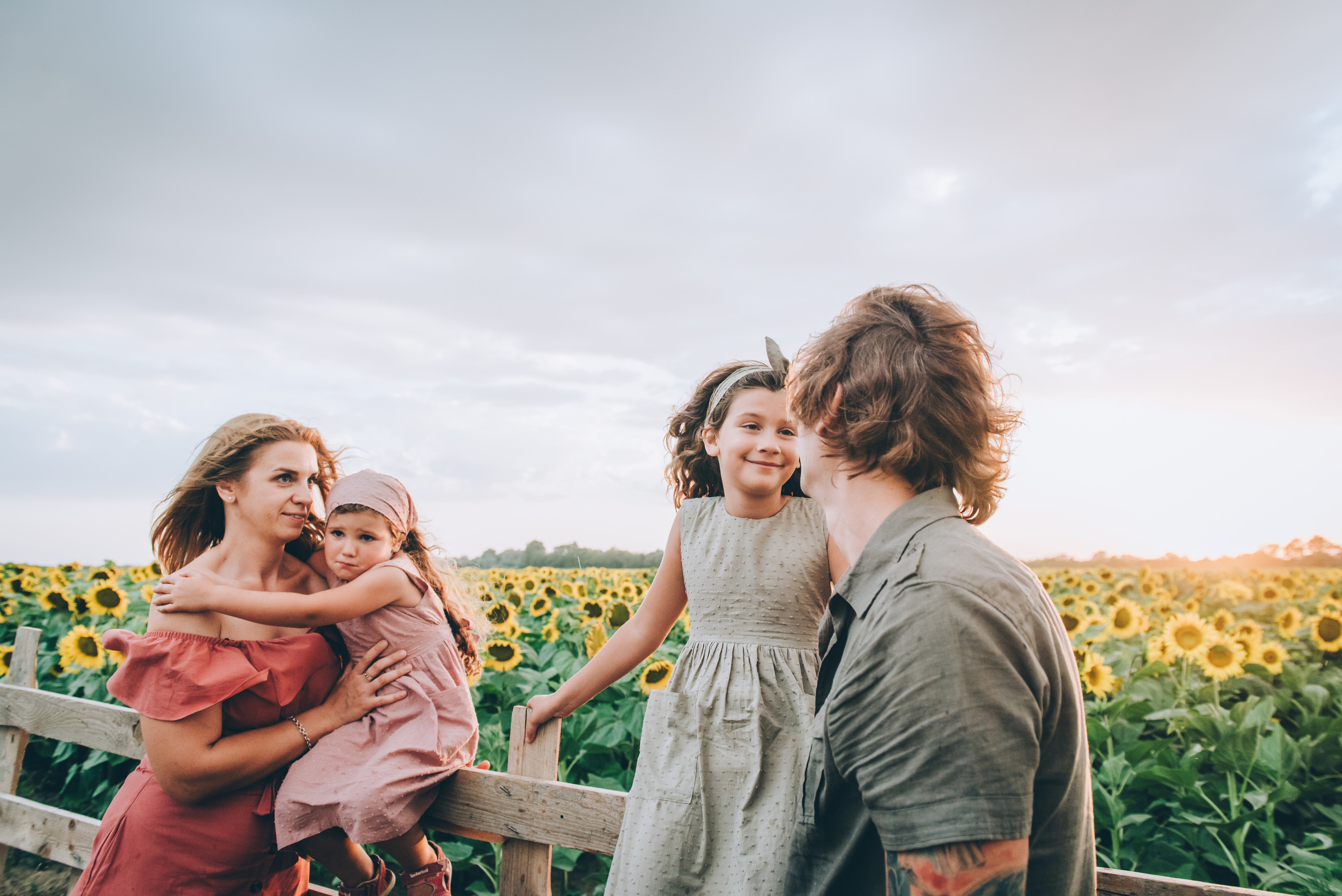 Счастливая семья, коты и собака. Семейный и контент фотограф в Краснодаре Вадим Лагутов