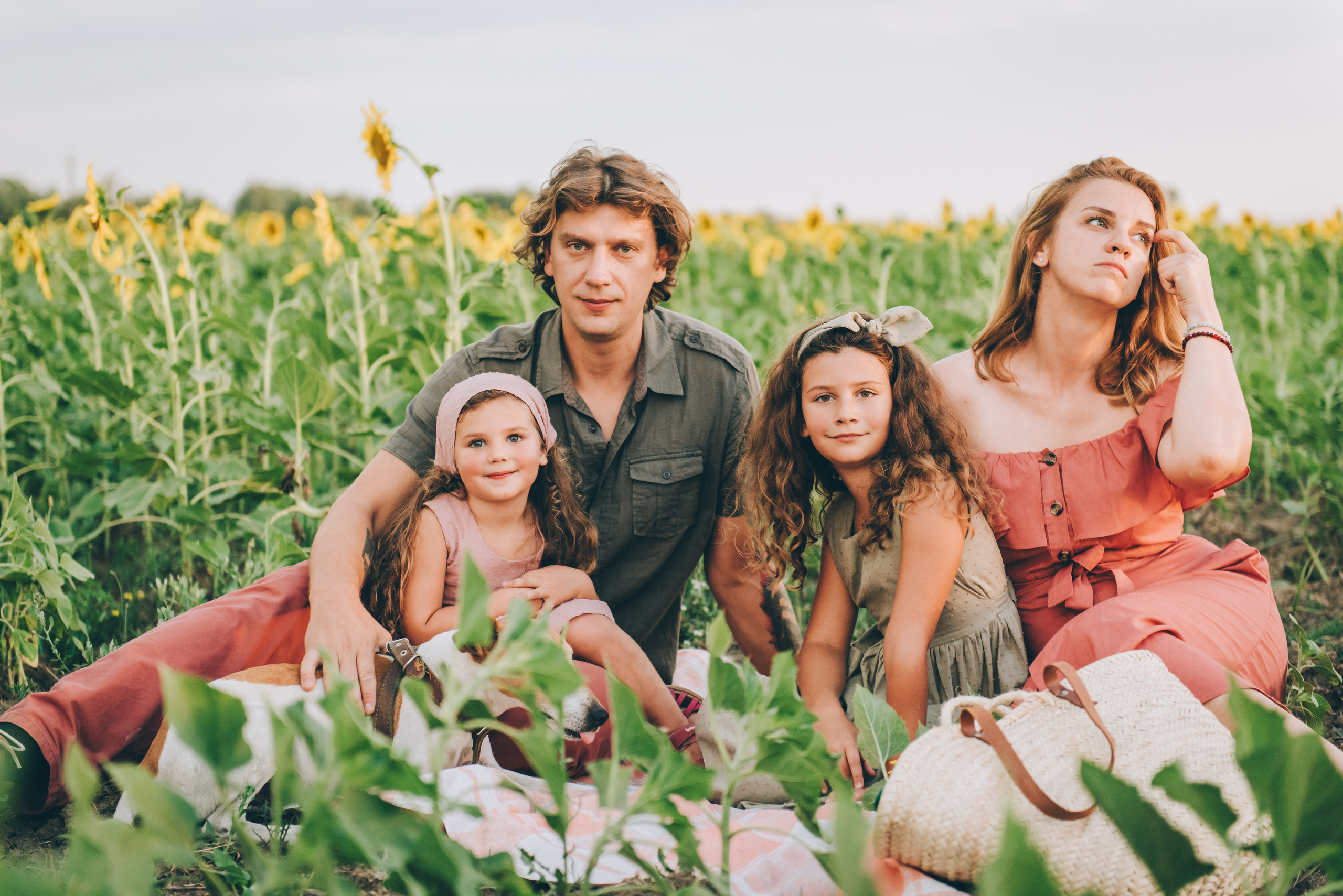 Счастливая семья, коты и собака. Семейный и контент фотограф в Краснодаре Вадим Лагутов