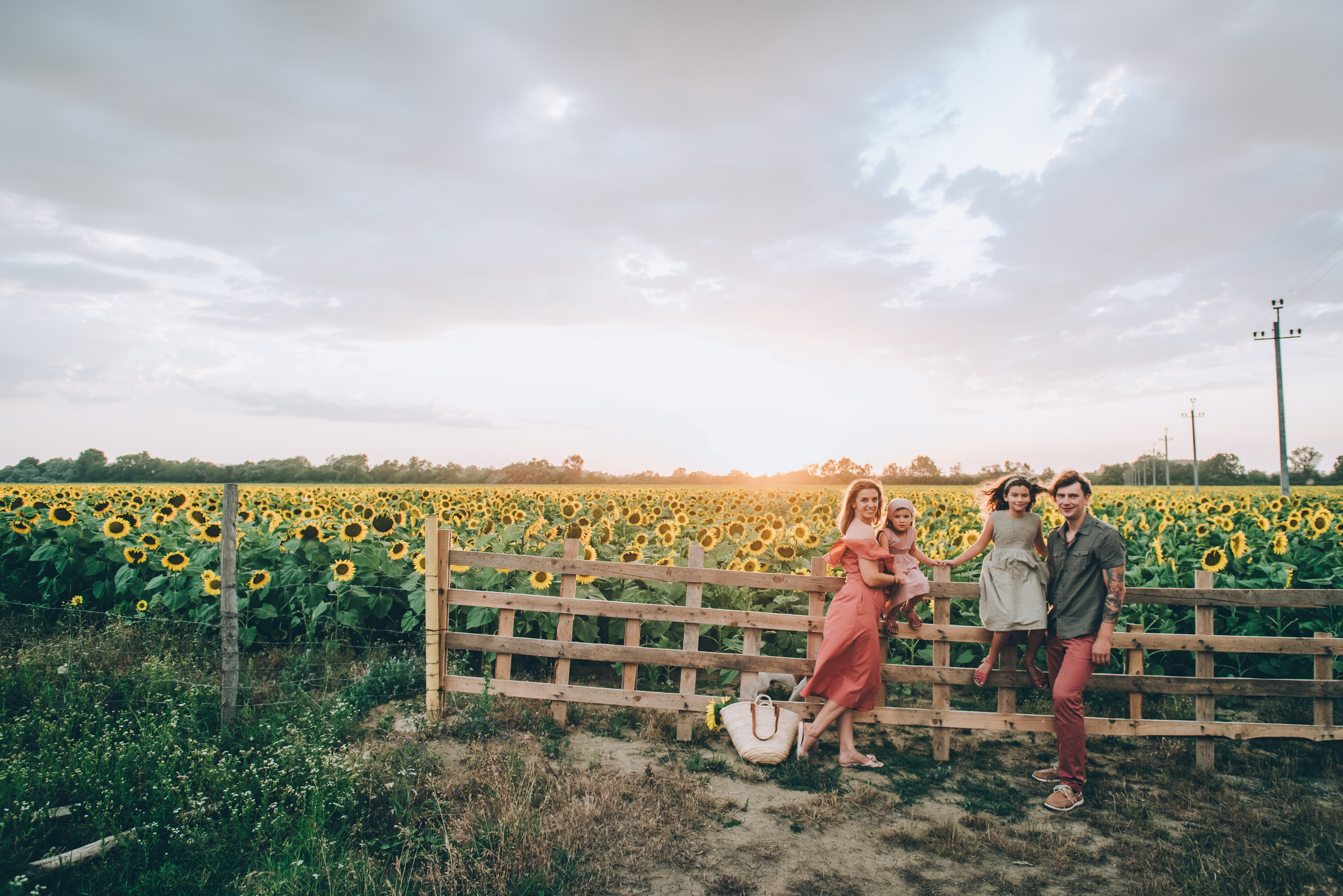 Счастливая семья, коты и собака. Семейный и контент фотограф в Краснодаре Вадим Лагутов