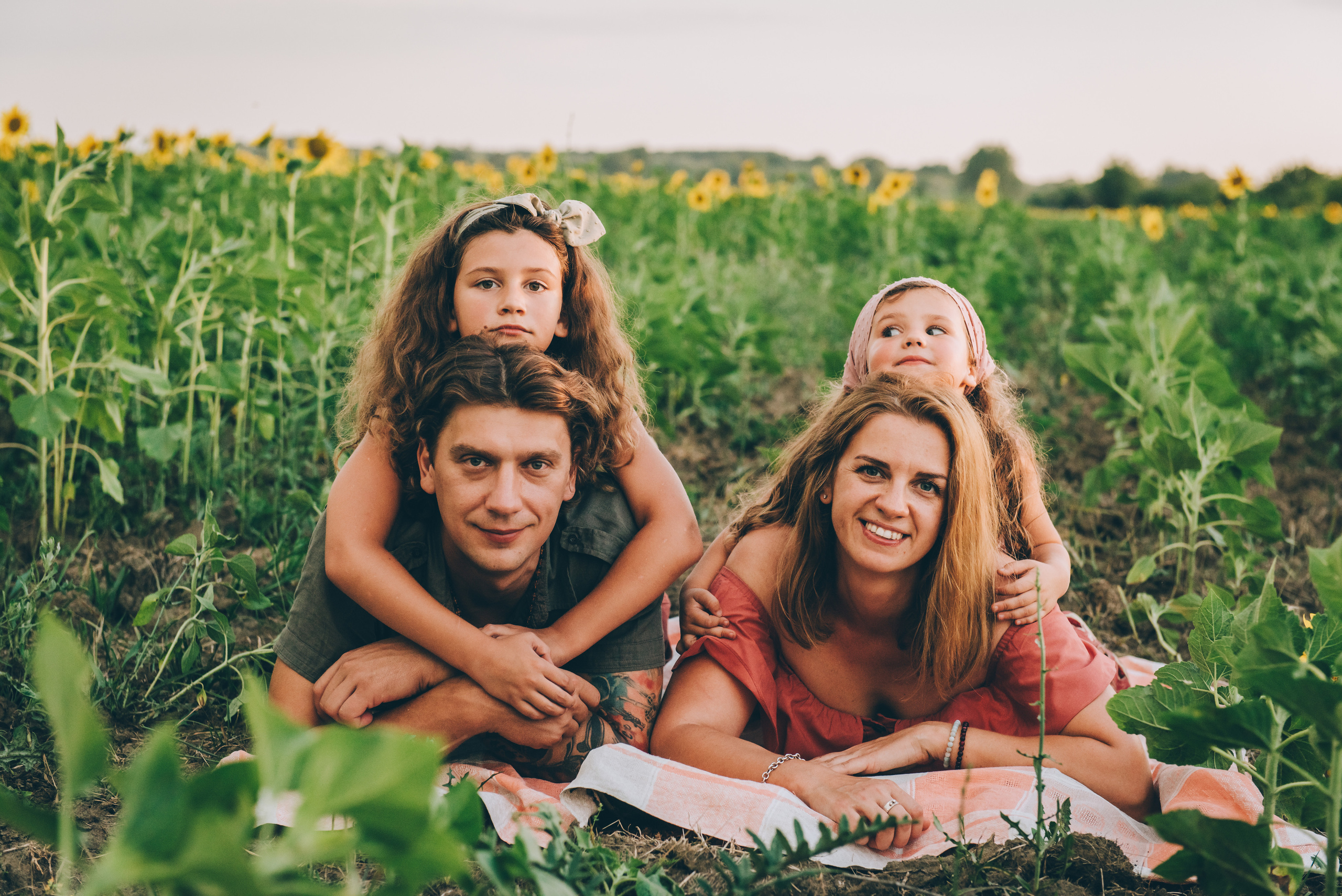 Счастливая семья, коты и собака. Семейный и контент фотограф в Краснодаре Вадим Лагутов