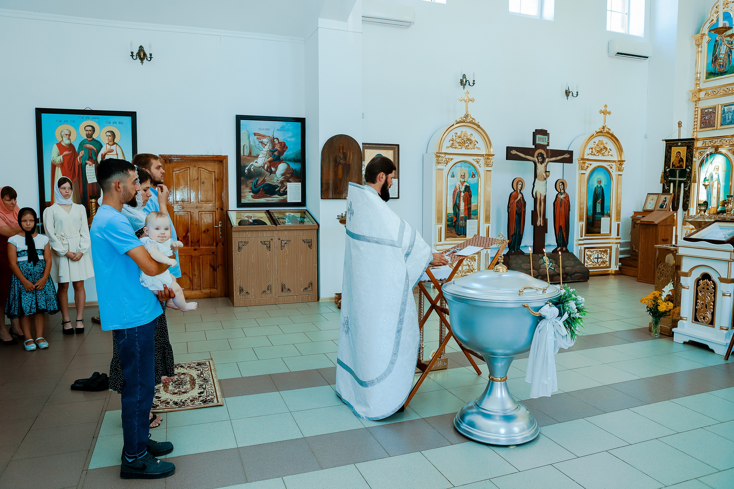 Таинство Крещения Отца и Дочери. Свадебный фотограф Евгения Фролова г. Каменск-Шахтинский, Донецк, Ростов