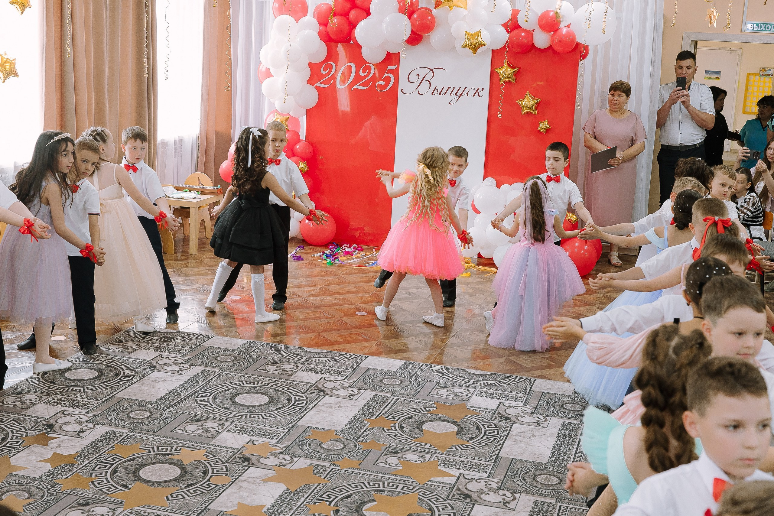 Выпускной в ДС 26. Выпускные альбомы Натальи Бутко: Новороссийск, Анапа, Геленджик