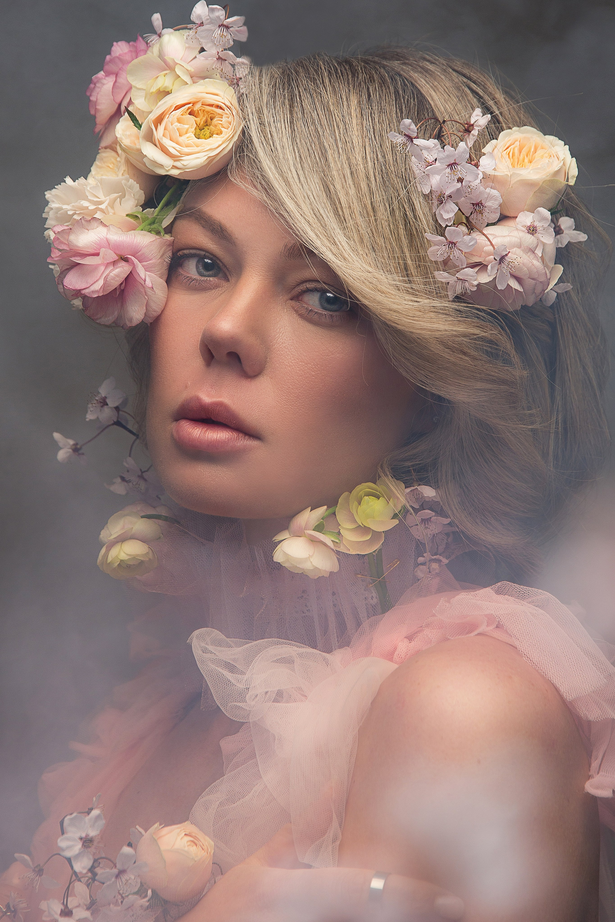 Женский портрет. Женский фотограф в Санк-Петербурге и Москве — фотосессия девушки в студии, портрет, фотосъемка