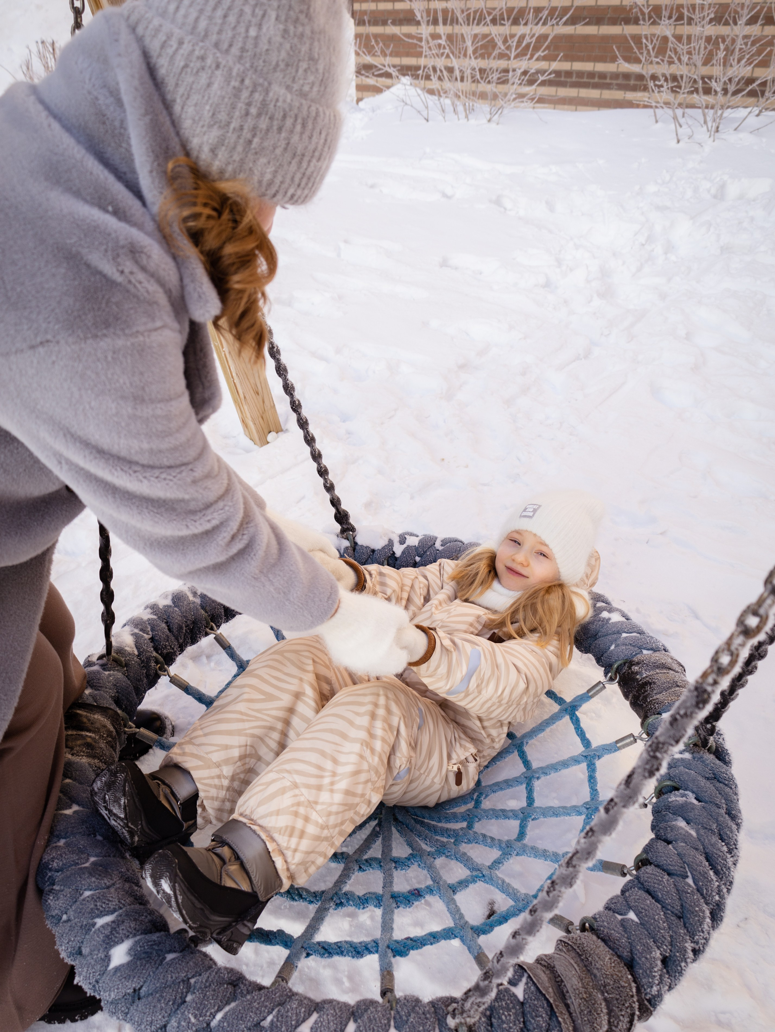 Лена и Лиза. Фотосессия в Академгородке. Красноярск. Фотограф Ирина Колесникова