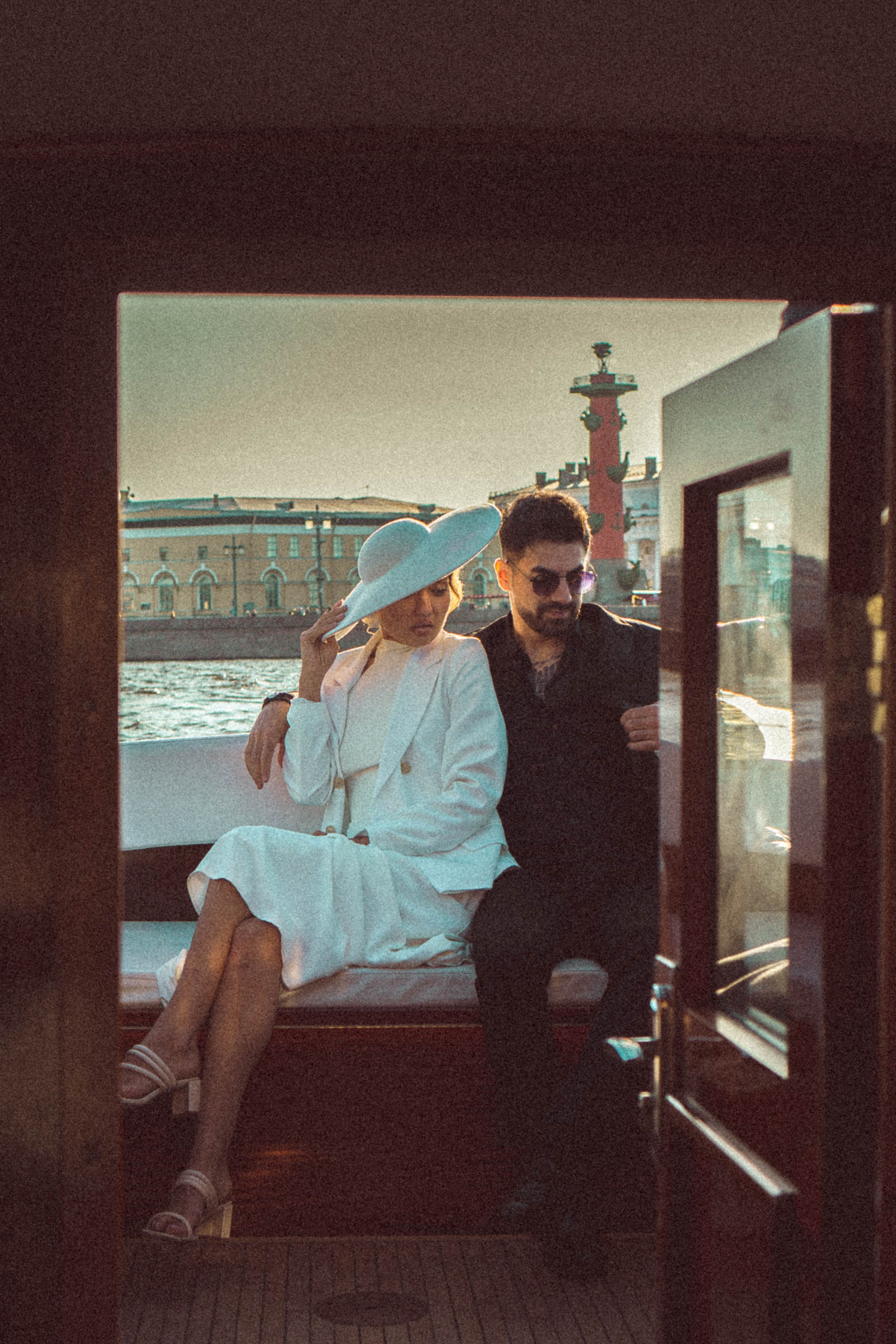 СВАДЕНБНАЯ СЬЕМКА НА КАТЕРЕ ПО КАНАЛАМ САНКТ-ПЕТЕРБУРГА И В АКВАТОРИИ НЕВЫ. Профессиональный фотограф, Санкт-Петербург — Виктория Богомолова