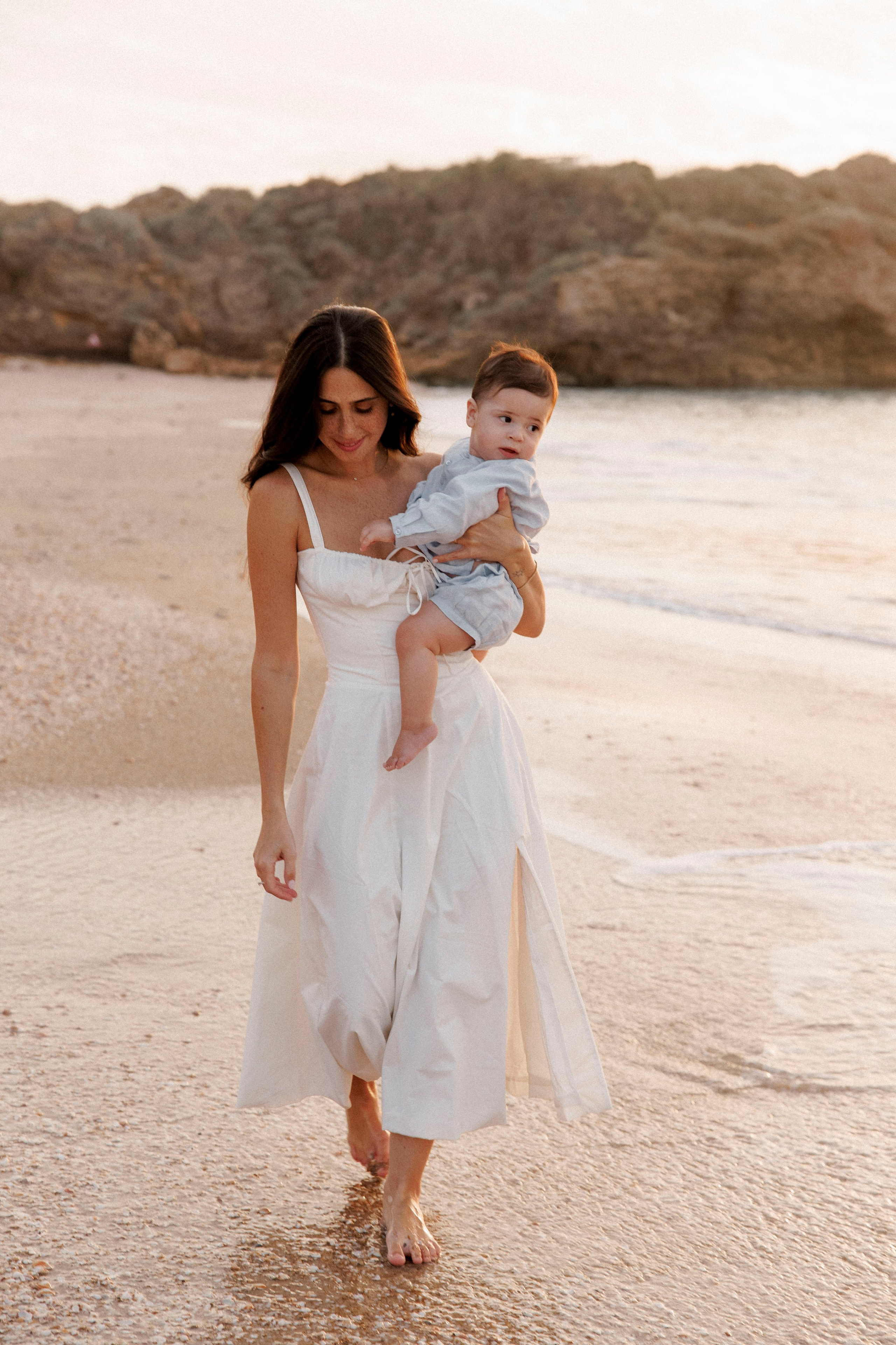 First year family photos near the sea. Главная