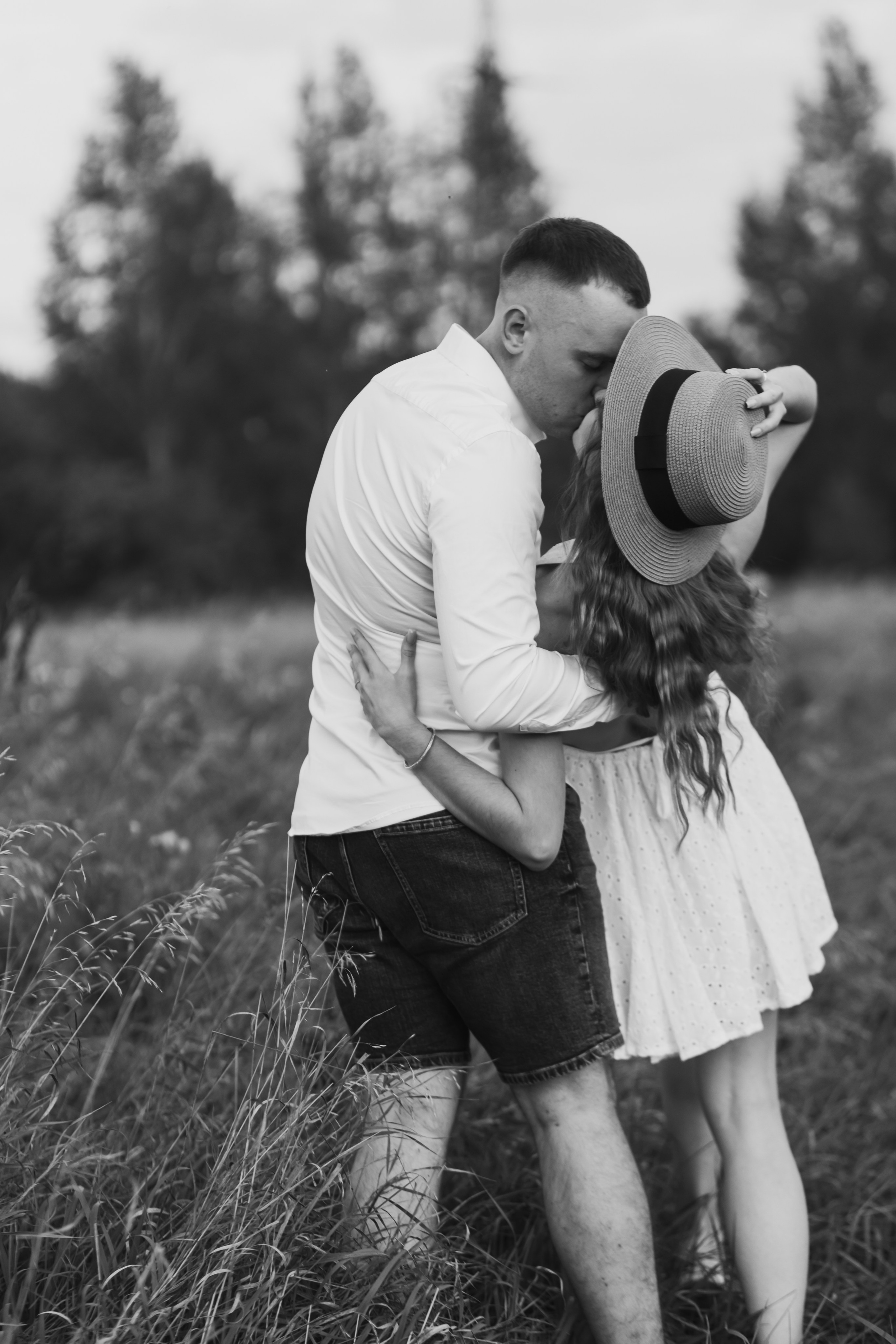 Закат, поле. Свадебный и семейный фотограф Екатеринбург Настя Саедгалина