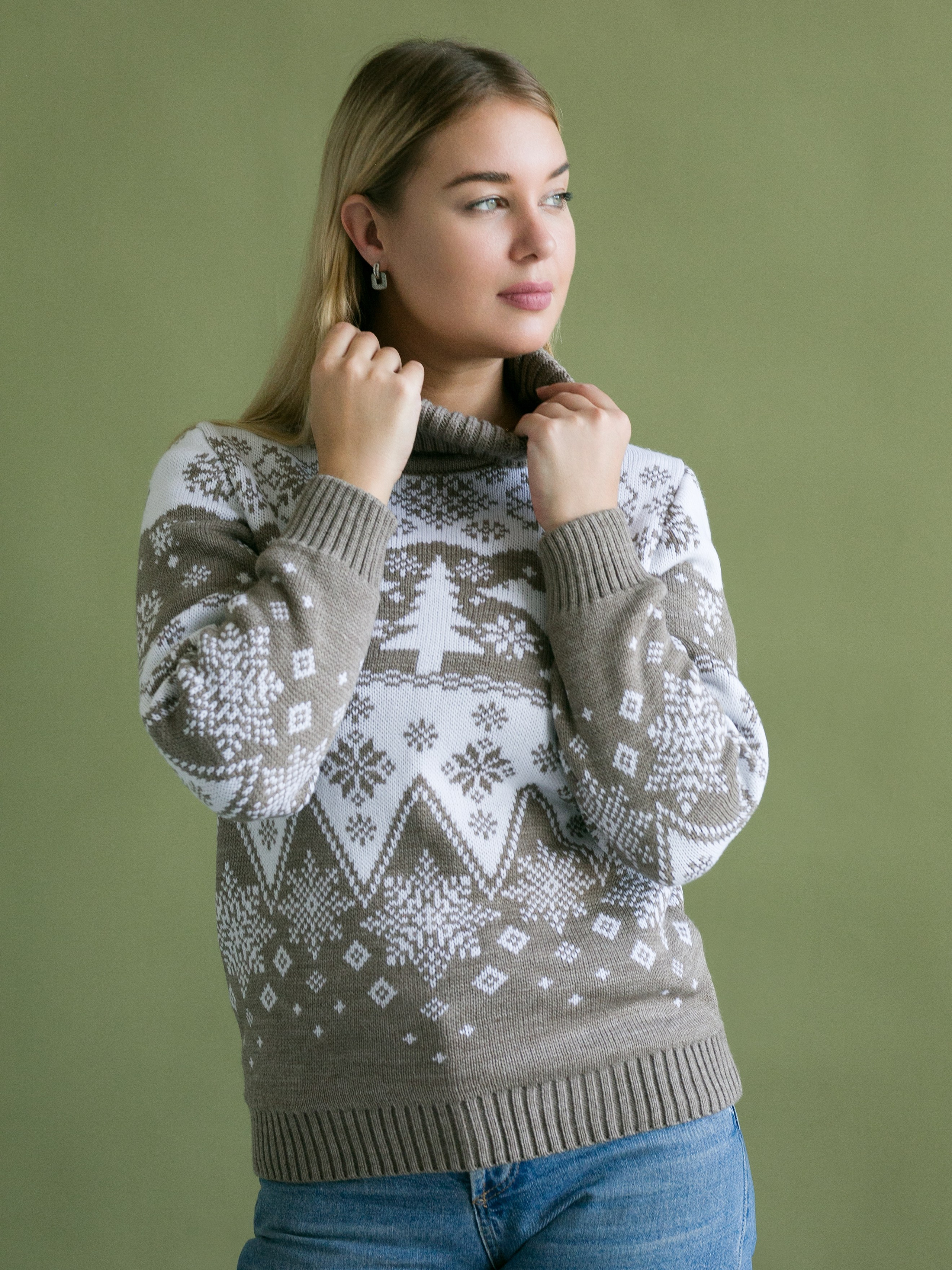 Вязанный трикотаж для маркетплейсов. Предметная, рекламная фотосъёмка в Орле. Предметный фотограф в Орле