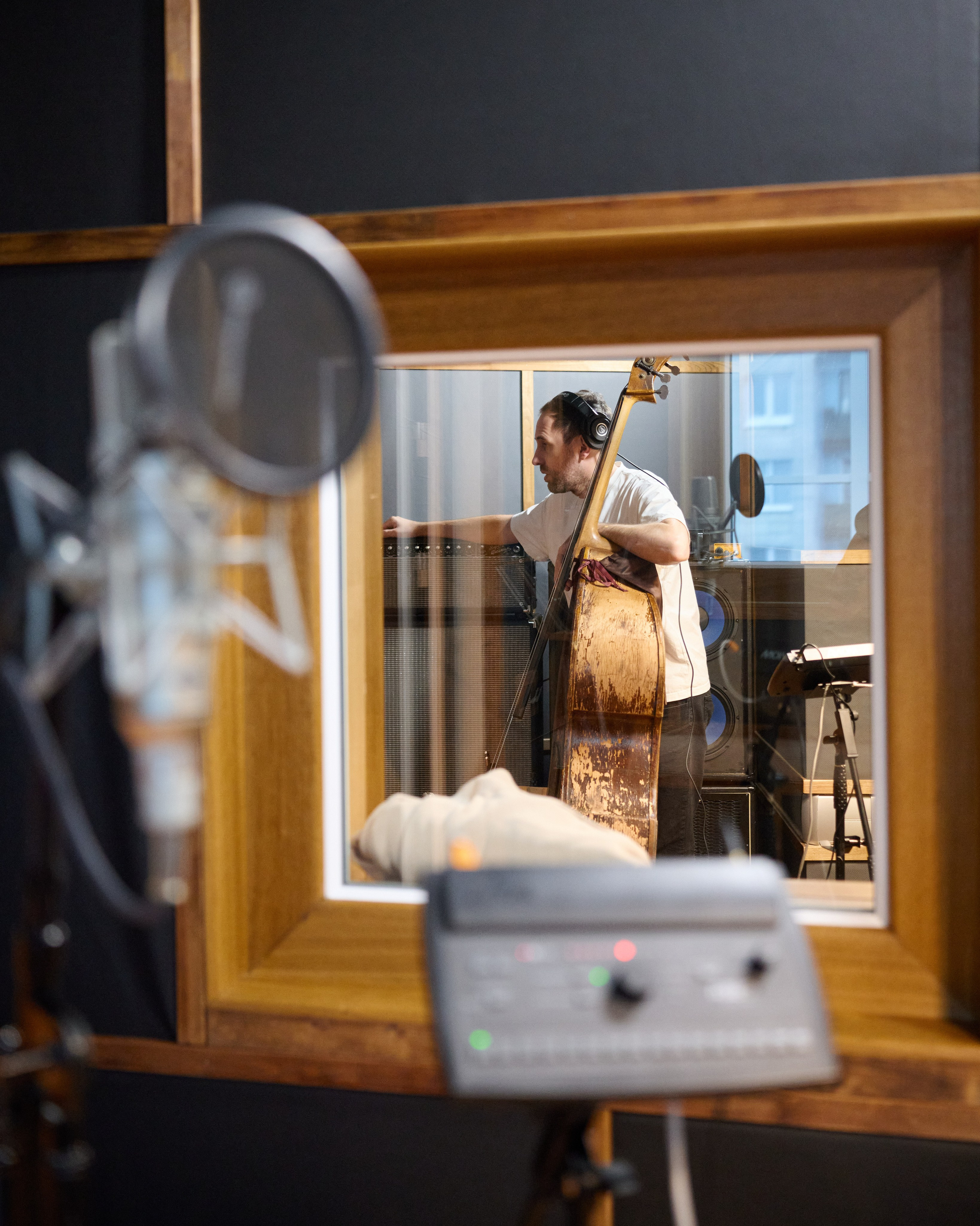 Запись трека для SQC Club Russia в студии Dobrolet. Профессиональная репортажная фотосъёмка мероприятий в Санкт-Петербурге