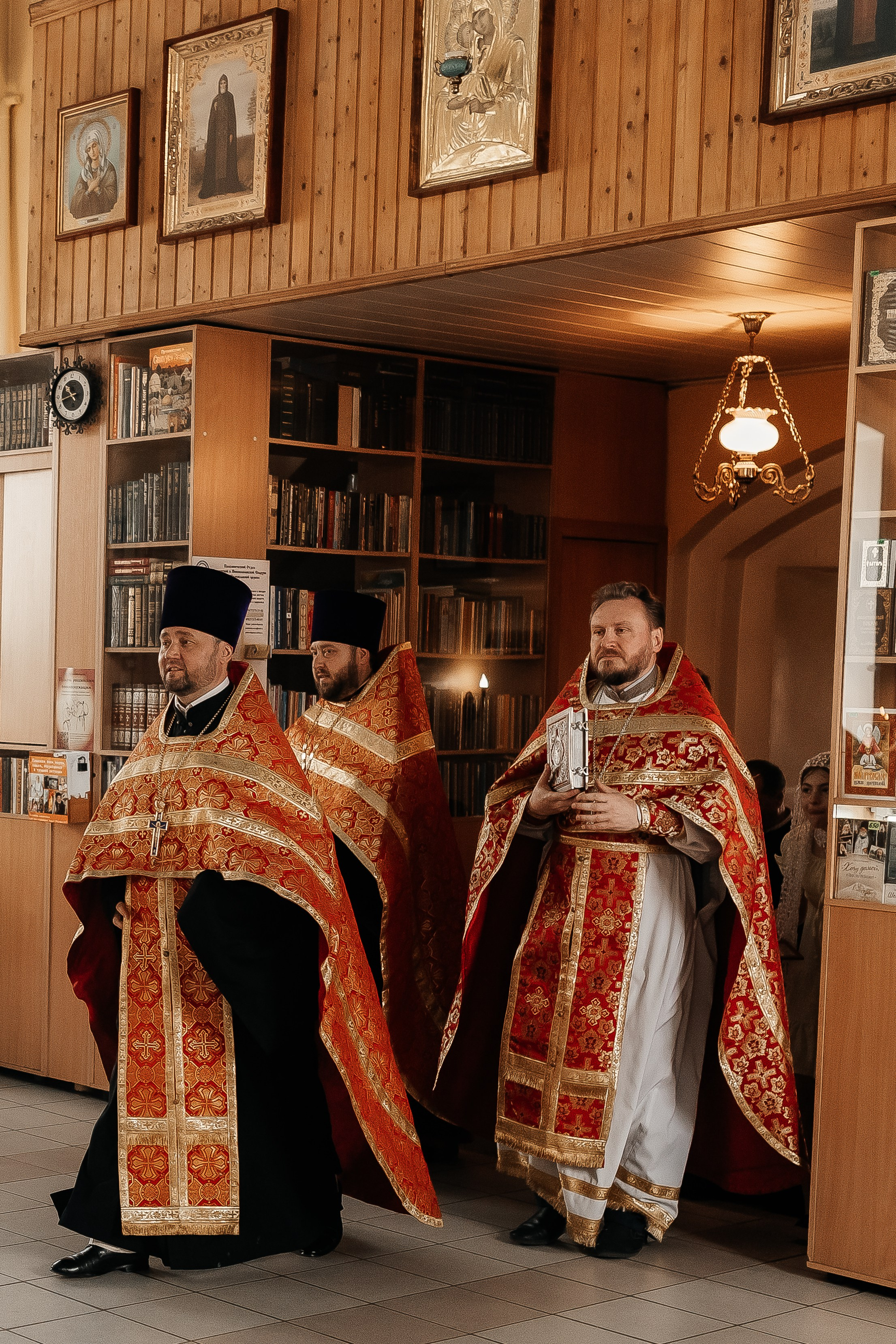 Крестный ход в храме. Съемка Таинств Крещения Венчания, детские и семейные съемки в Пензе