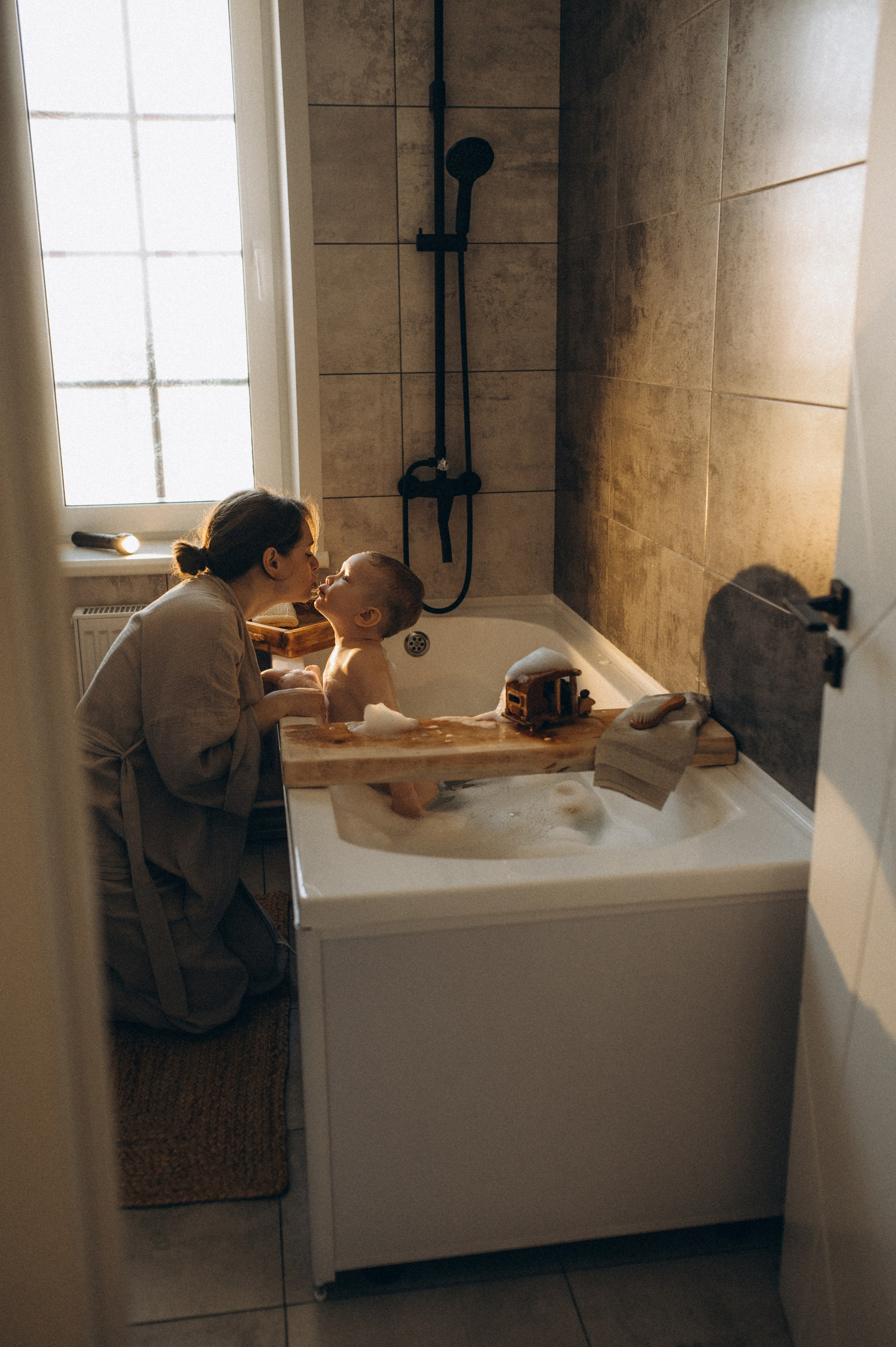 Съемка купания ребенка. Семейный фотограф в Новосибирске Женя Индрикова