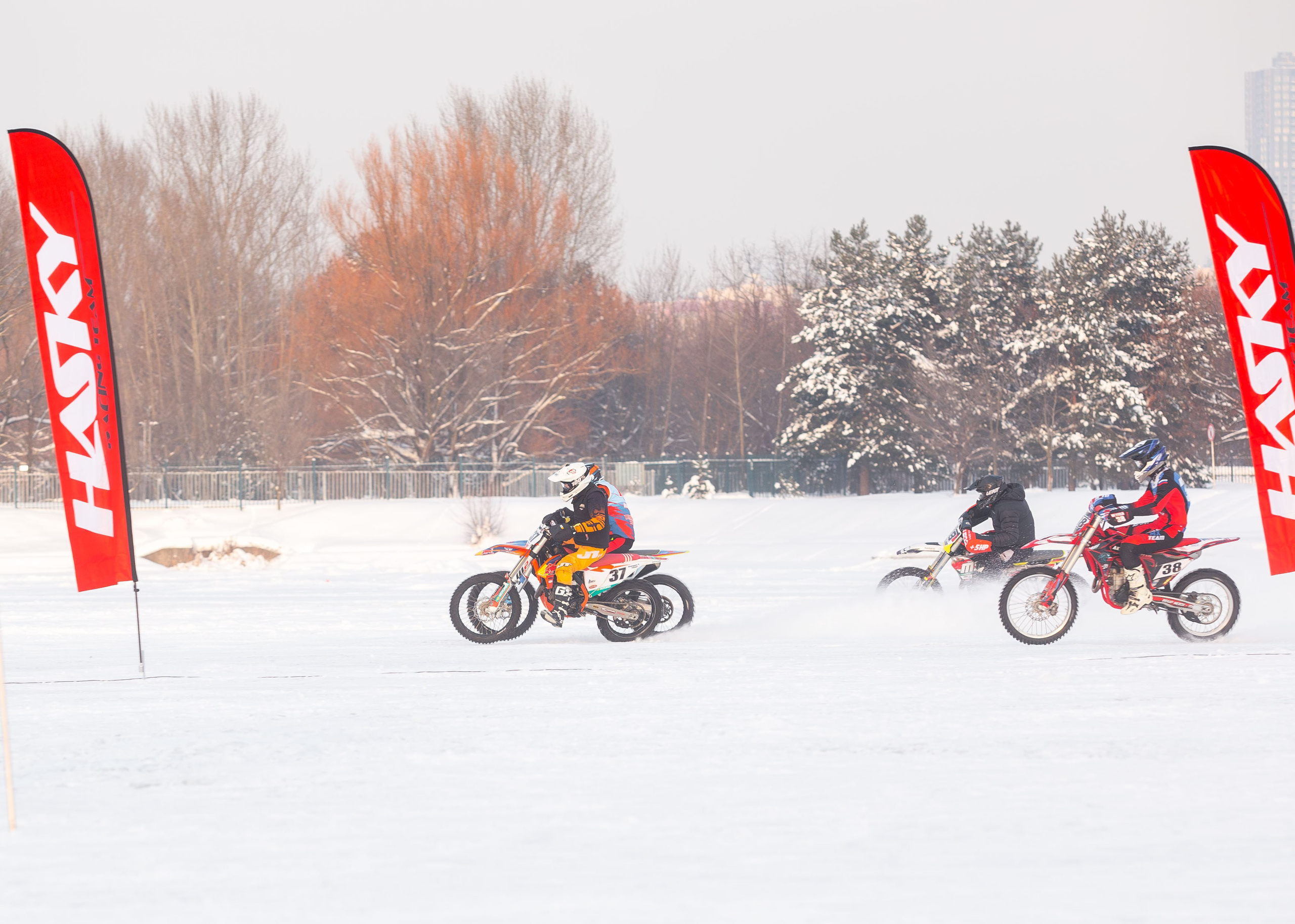 Всероссийские соревнования и Кубок МФР по мотокроссу на льду 1 этап Серии MX-Speedway 2026. Репортажный фотограф в Москве