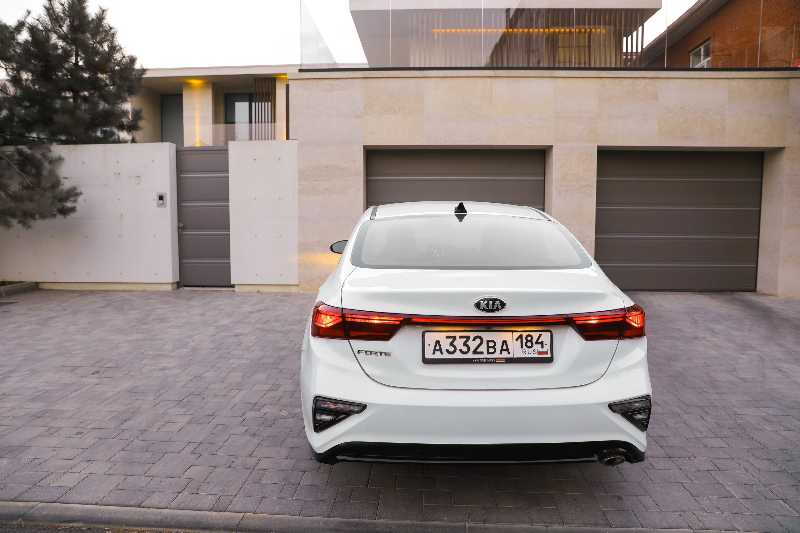 АВТО. Photographer Viktoriya Markushina «My world throug»