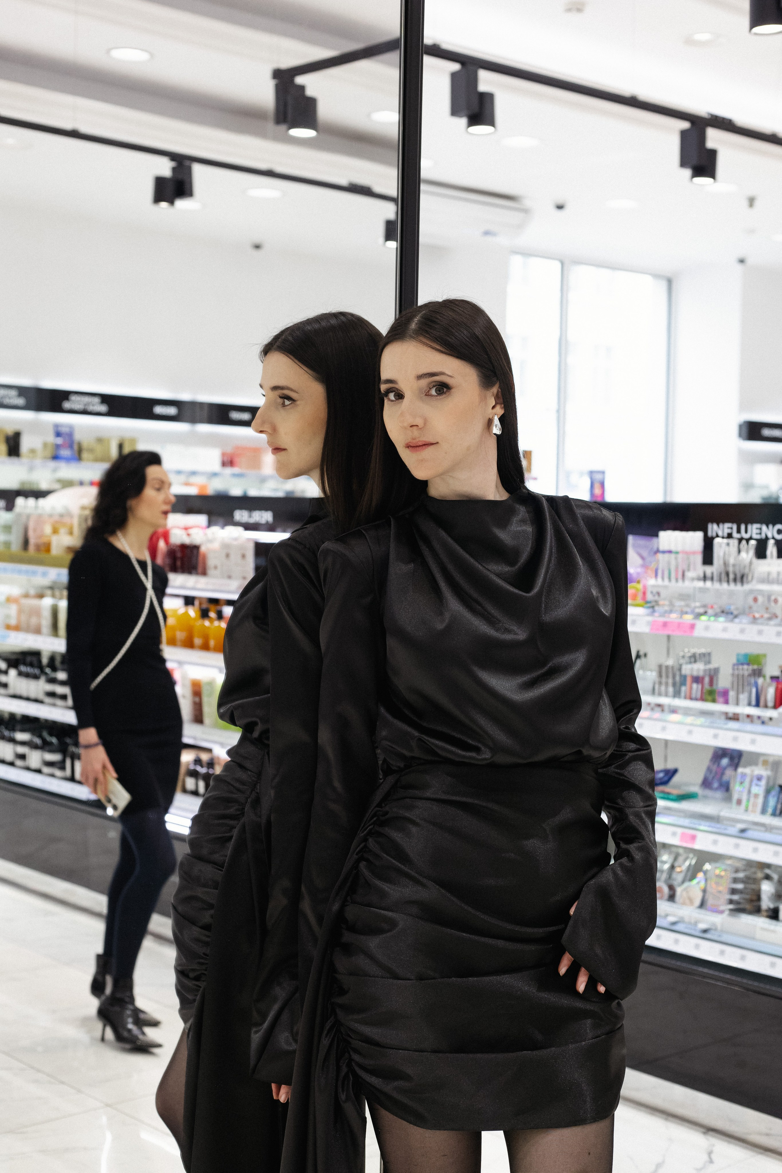 ВЫХОД В СВЕТ. СВОИ. ФОТООТЧЕТЫ-СОБЫТИЯ-МЕСТА