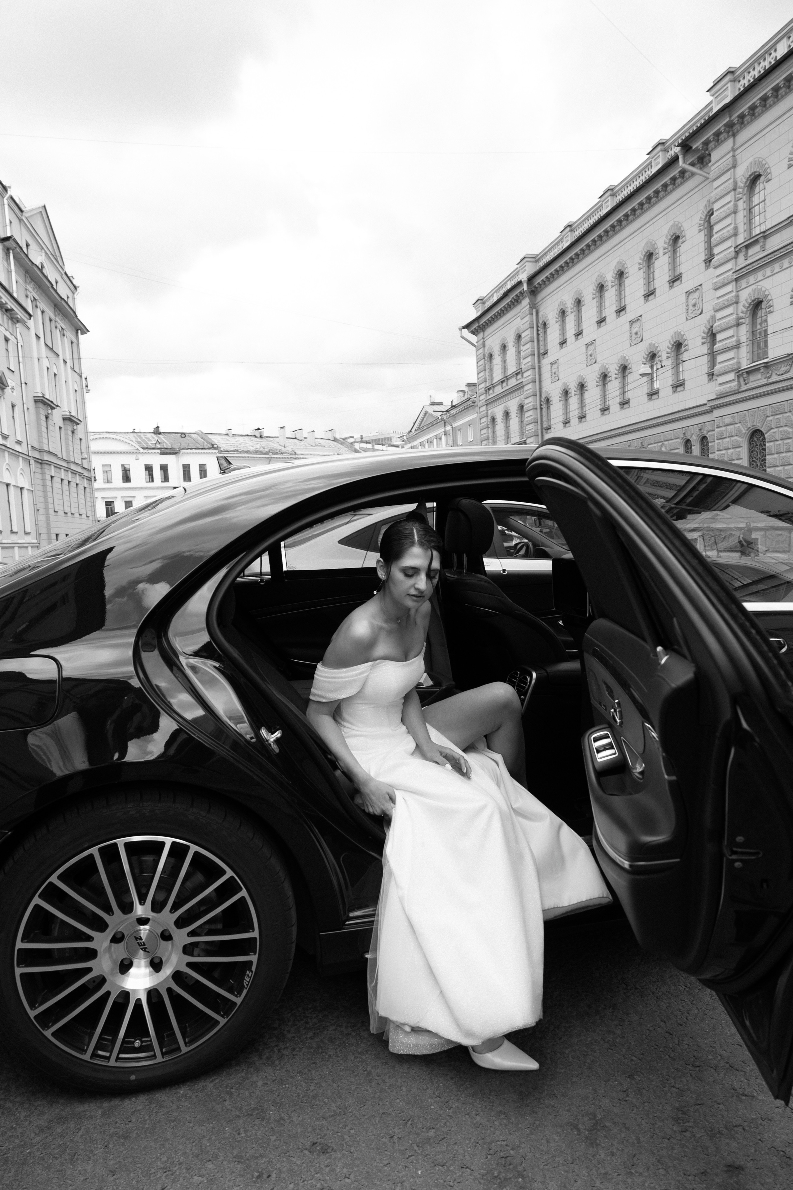 Elegance. Galina and Nikita Bykovets, a wedding photographer and videographer duo in Germany