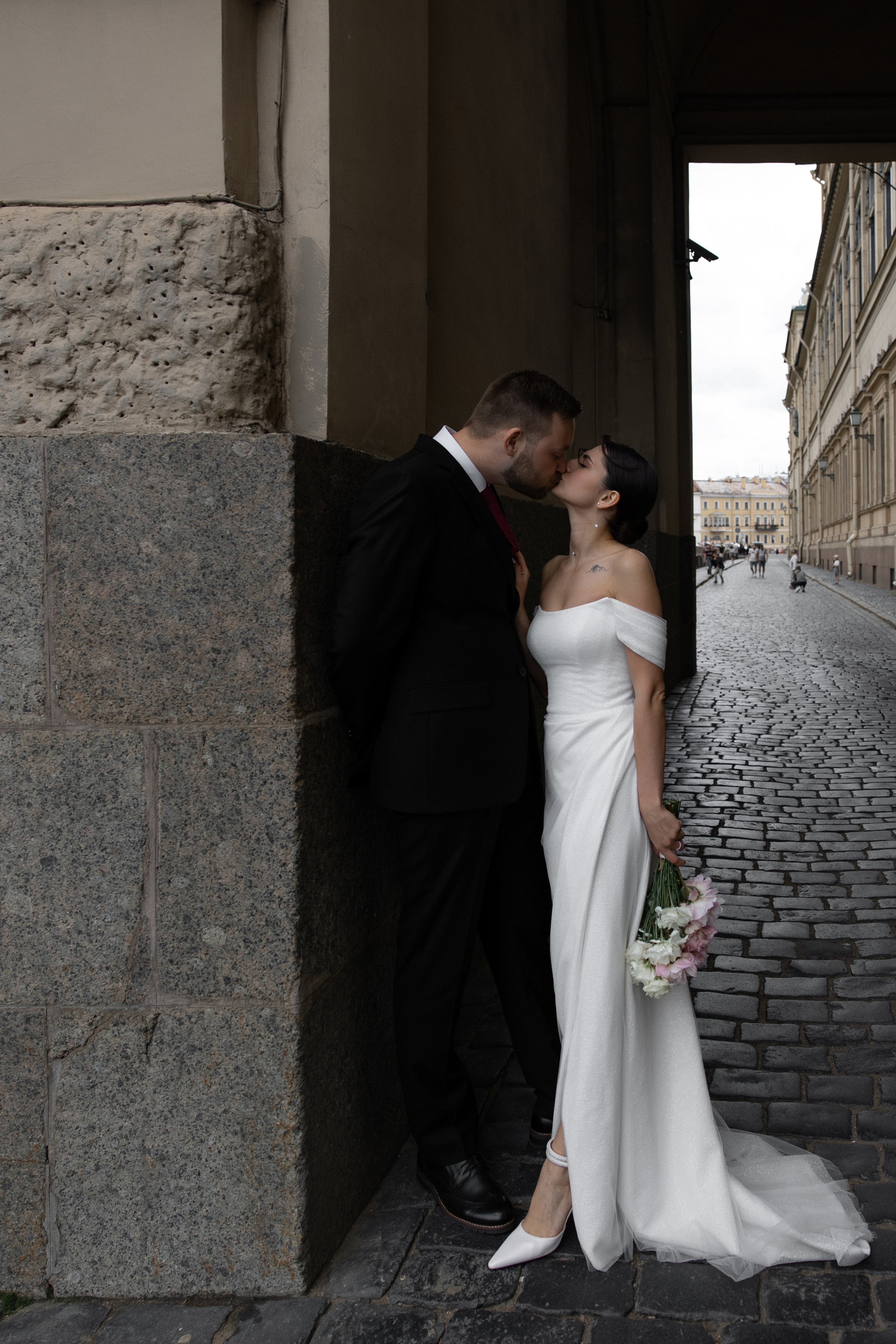 Elegance. Galina and Nikita Bykovets, a wedding photographer and videographer duo in Germany